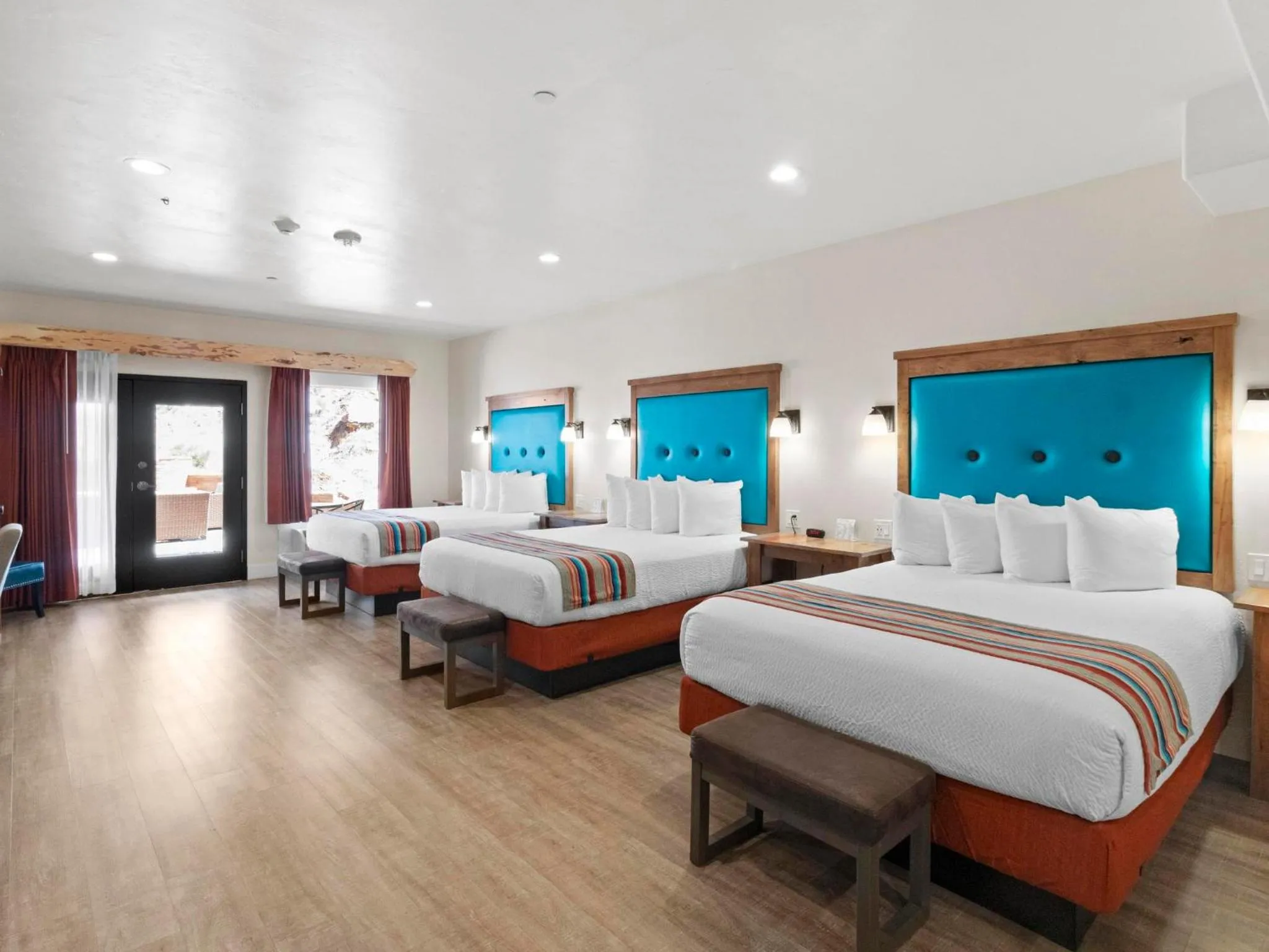 Bedroom, Bed in Bluff Dwellings Resort