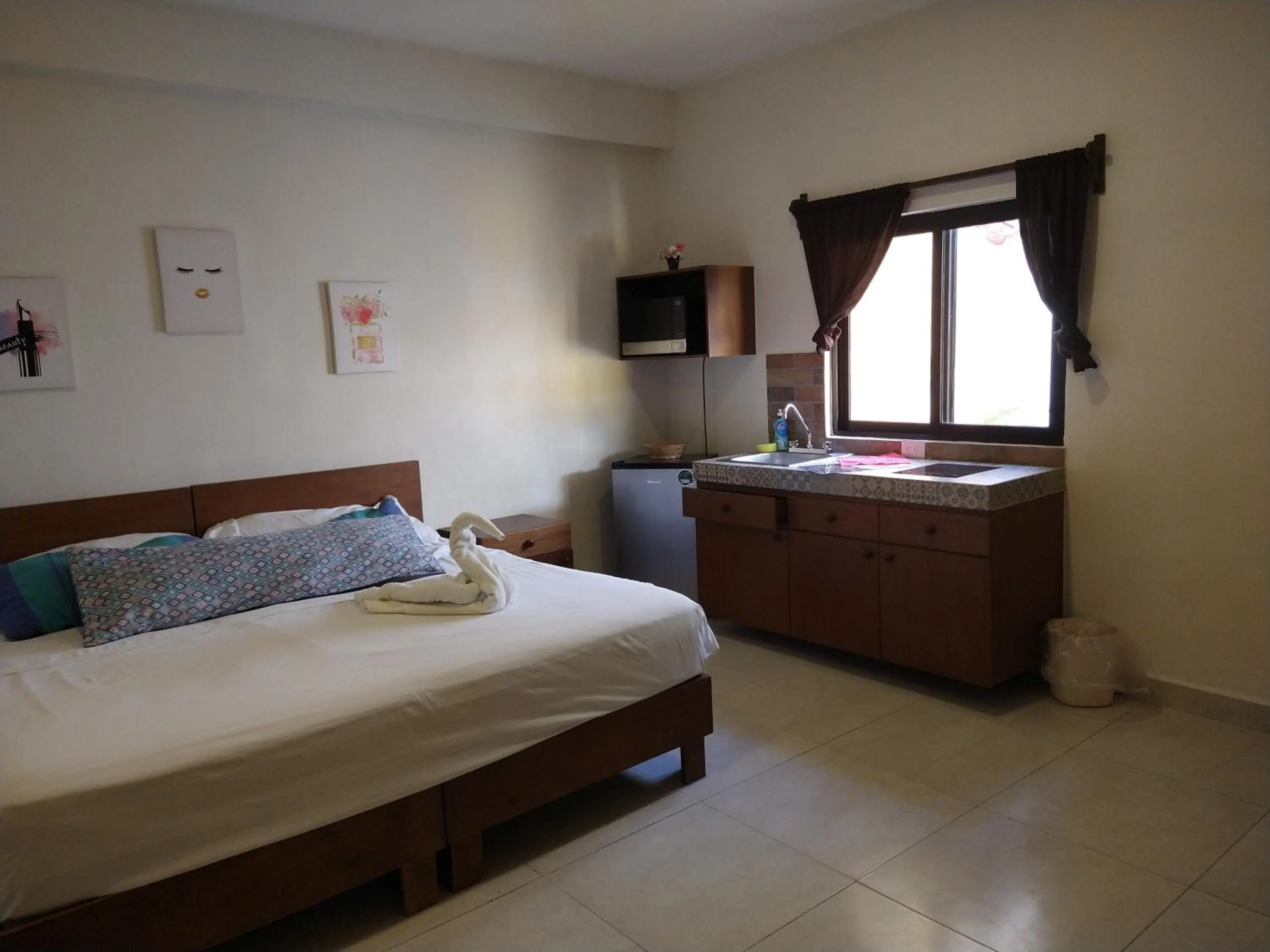 Kitchen or kitchenette, Bed in AKBAL Playa - Beach Zone
