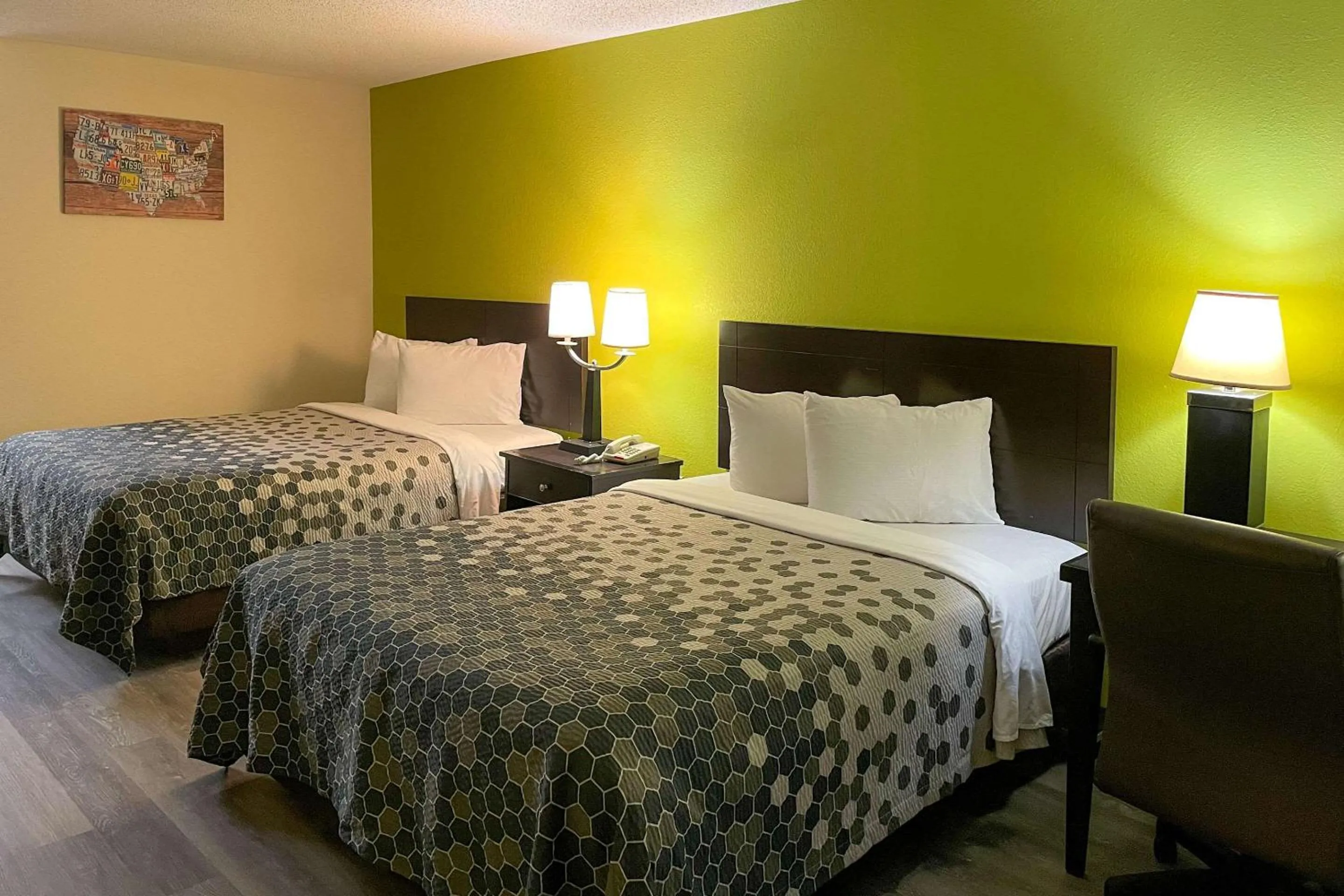 Bedroom, Bed in Econo Lodge Inn & Suites Sweetwater I-20