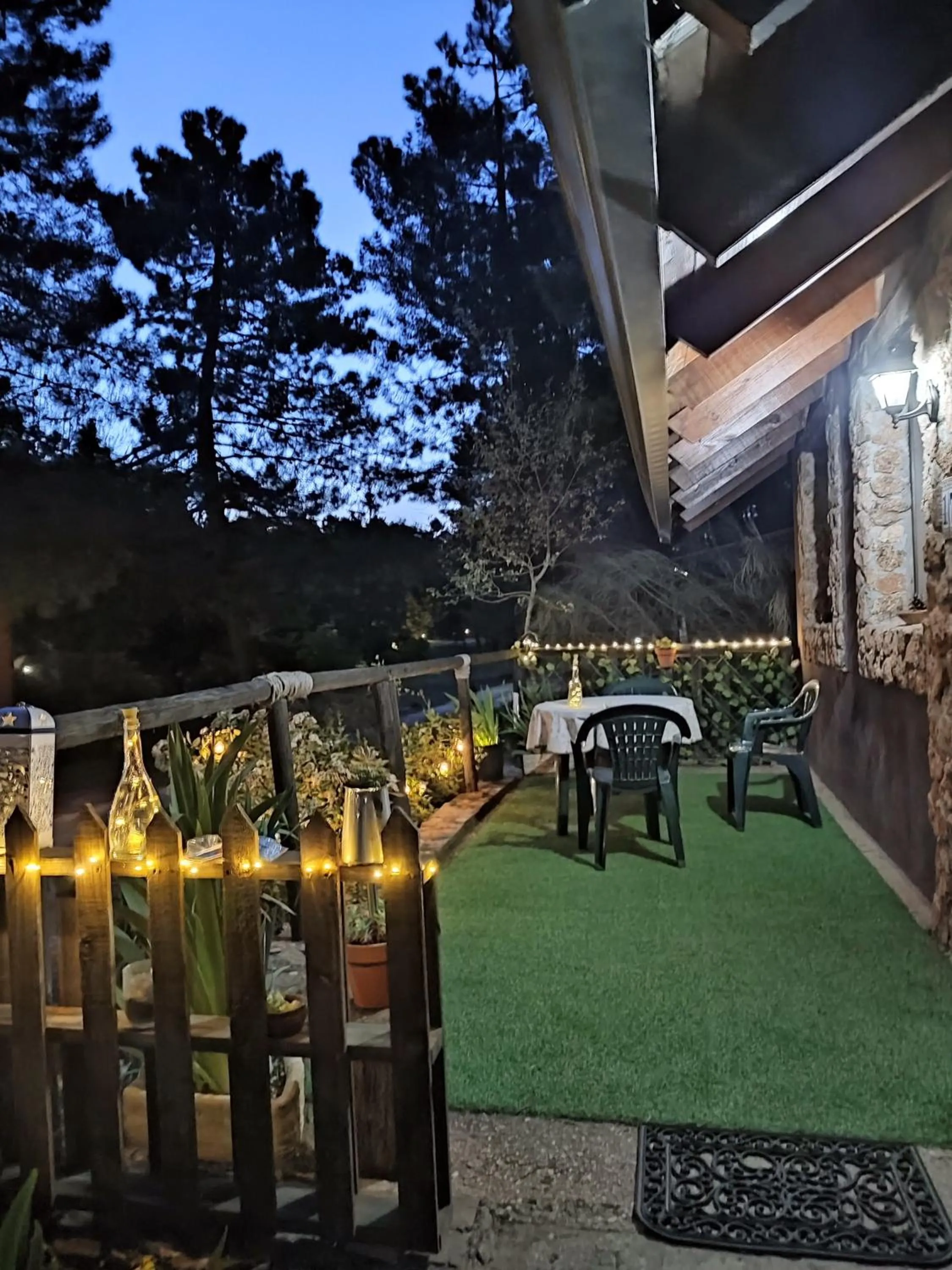 Night in La cabaña del lago en ZAFIRO LAGUNAZO Parque Natural del Río Mundo