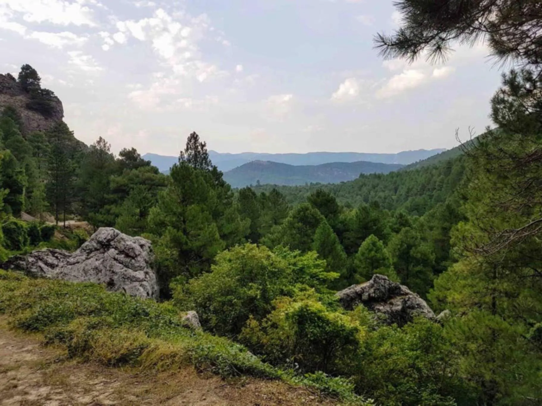 Natural landscape in La cabaña del lago en ZAFIRO LAGUNAZO Parque Natural del Río Mundo