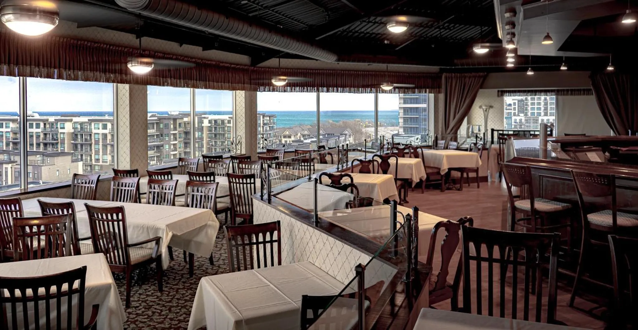 Restaurant/places to eat in The Casablanca Hotel