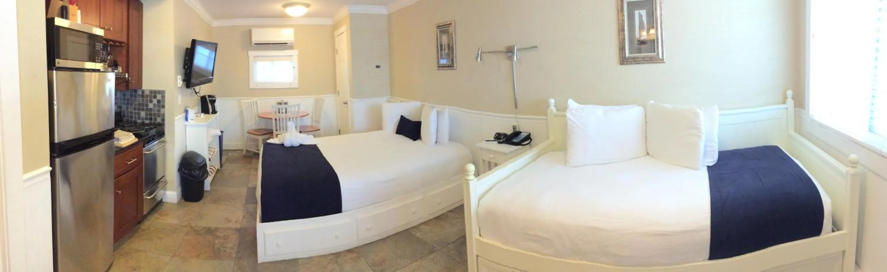 Quadruple Room with Balcony in The Beachwood