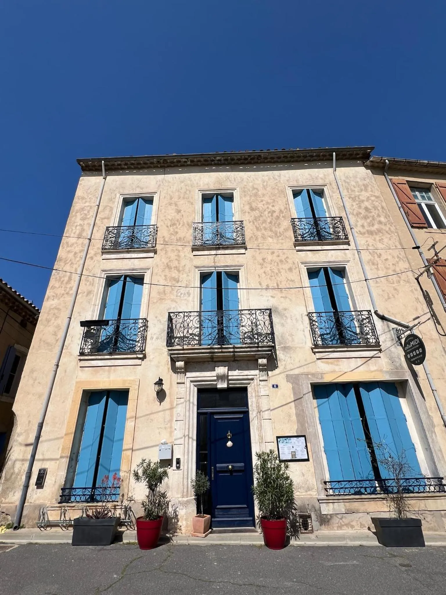 Property building in Entre Midi - Maison d'Hôtes - B&B