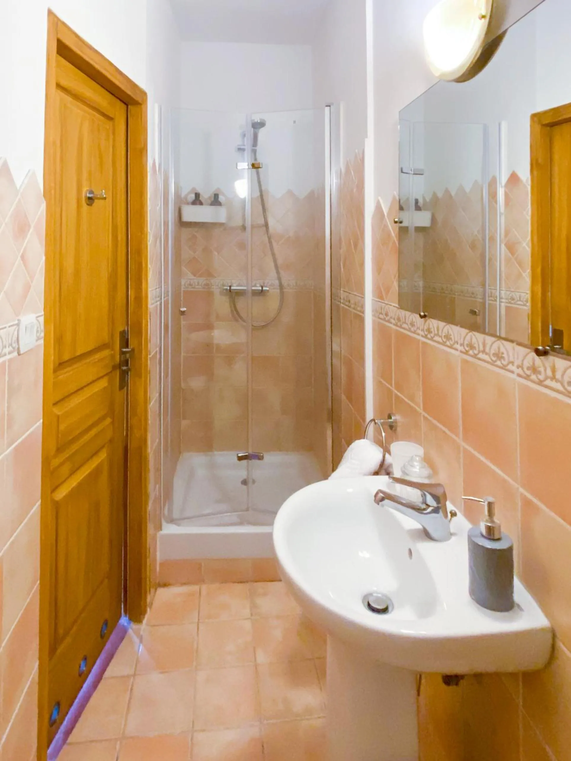 Shower in Entre Midi - Maison d'Hôtes - B&B