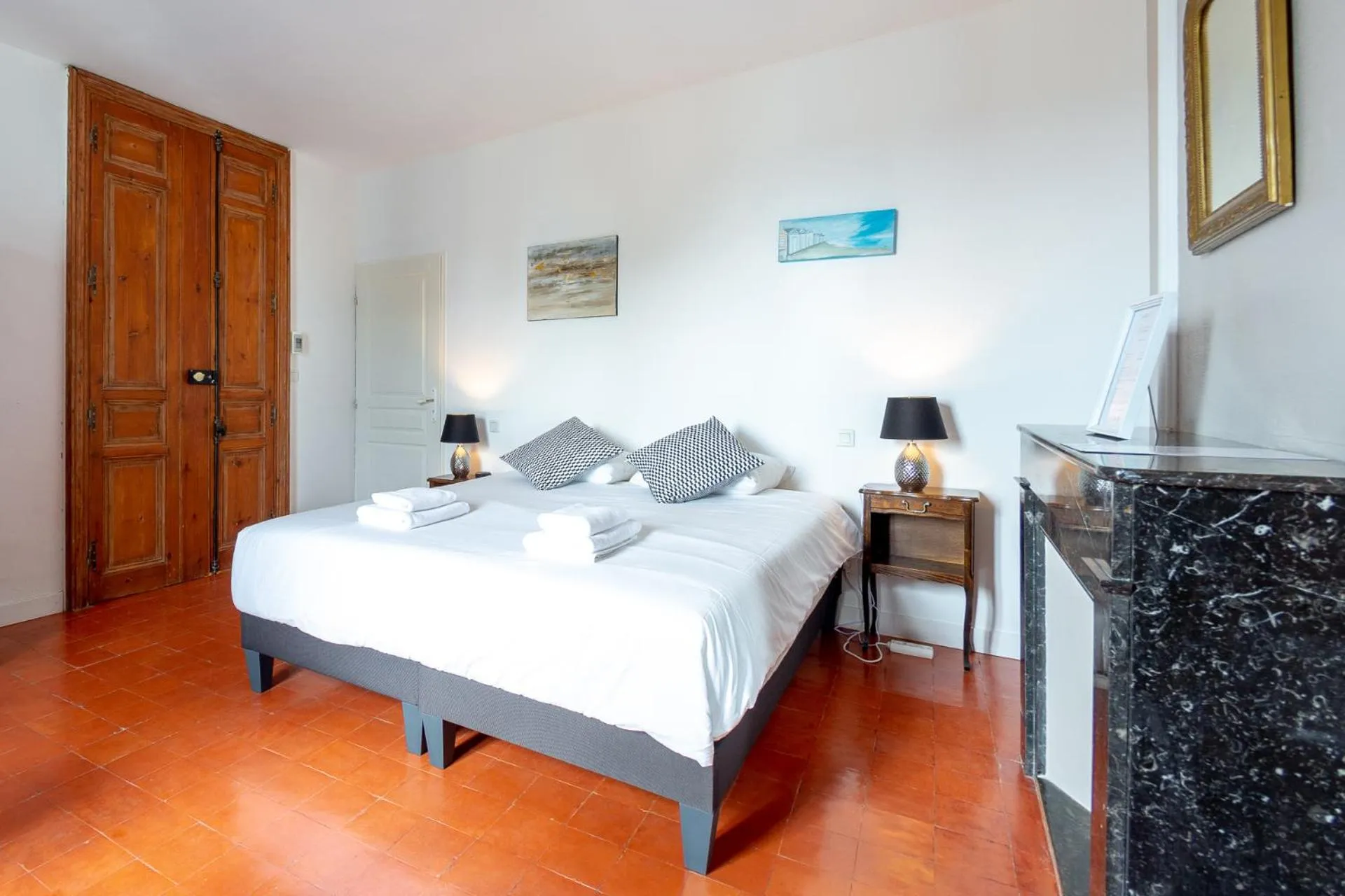 Bed in Entre Midi - Maison d'Hôtes - B&B