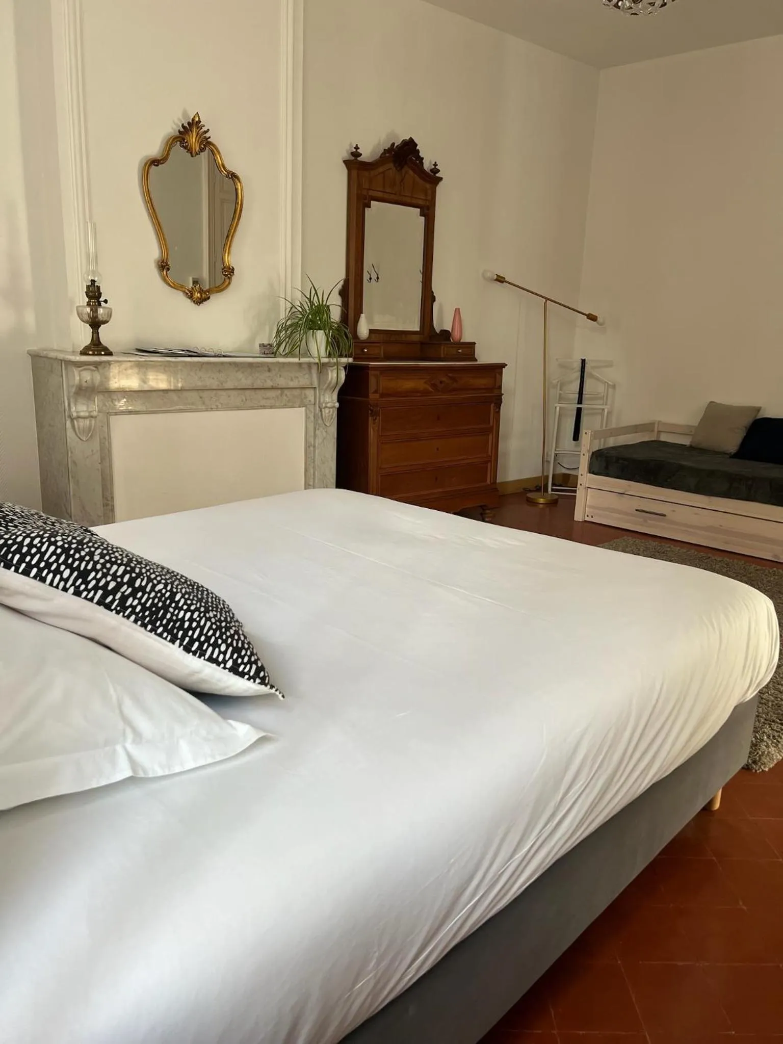 Bed in Entre Midi - Maison d'Hôtes - B&B