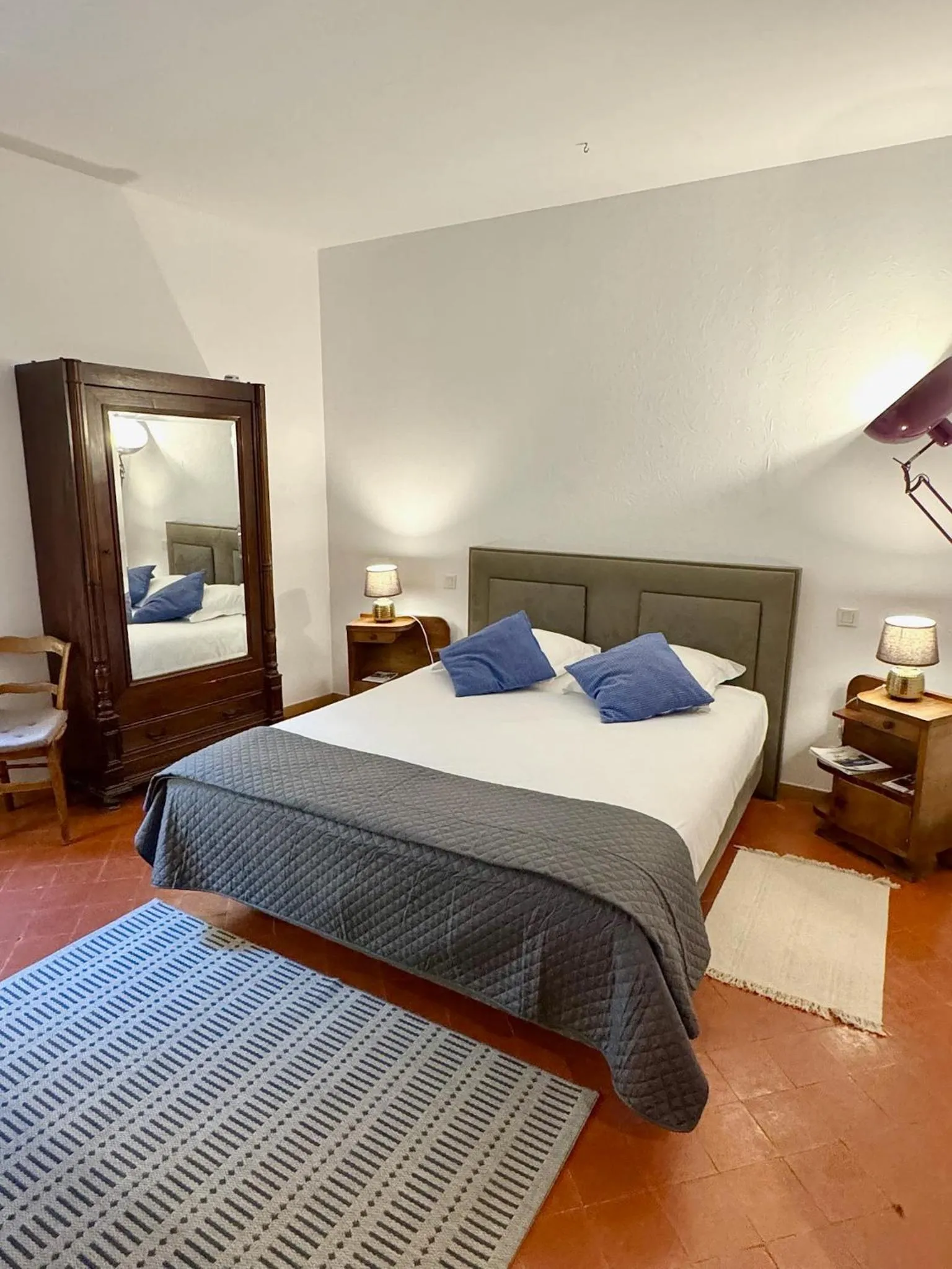 Bed in Entre Midi - Maison d'Hôtes - B&B