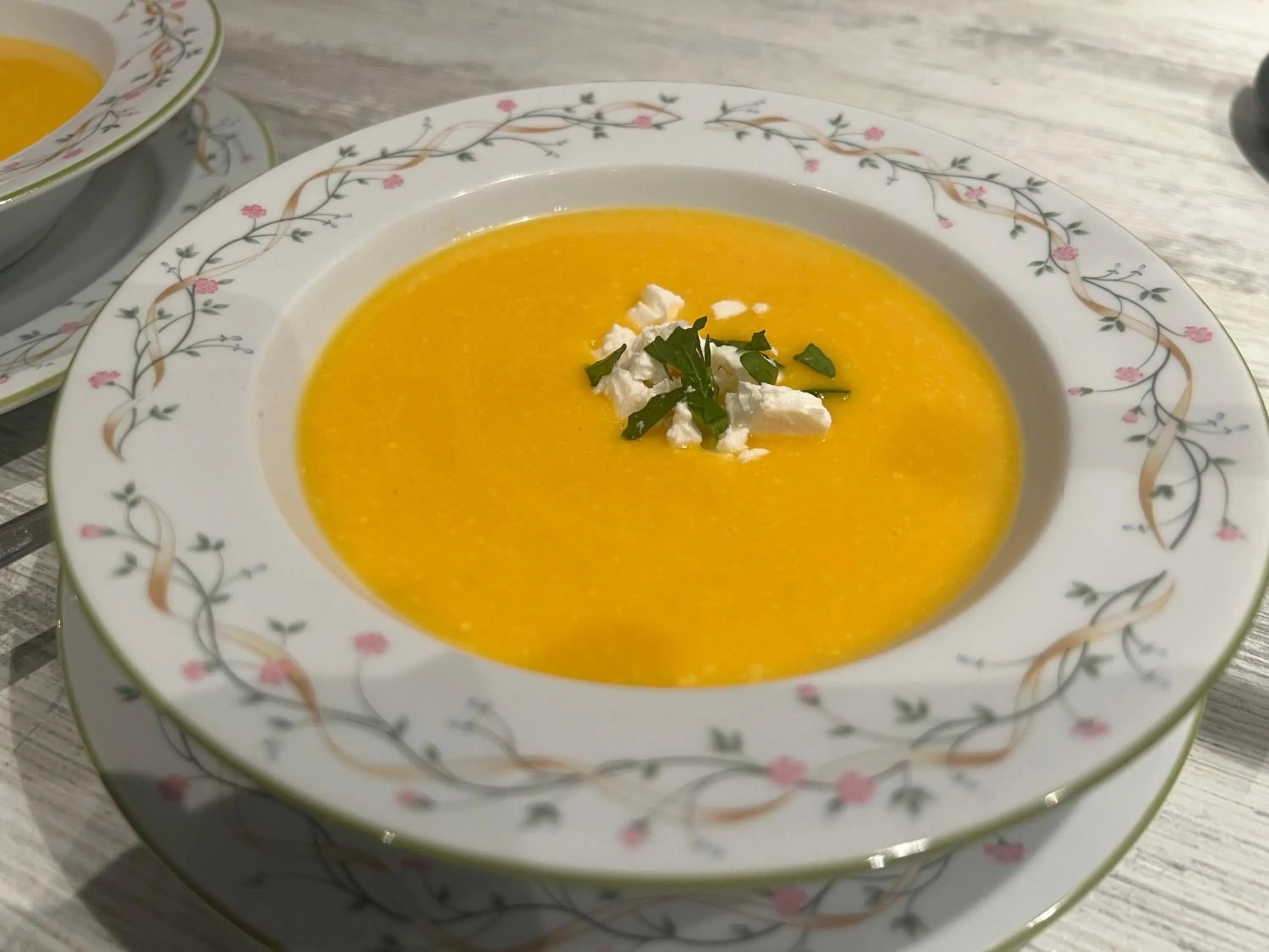 Restaurant/places to eat in Entre Midi - Maison d'Hôtes - B&B