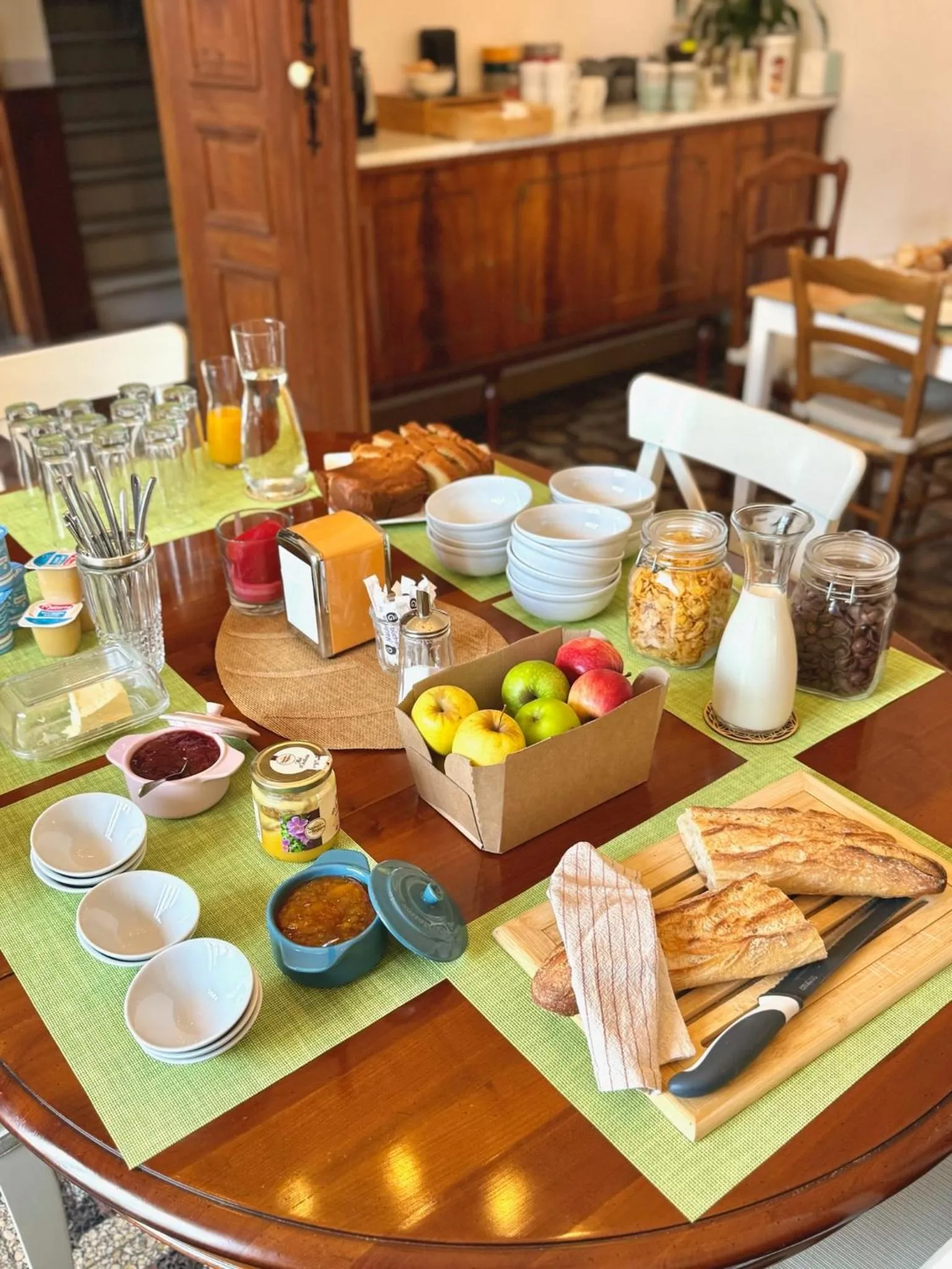 Restaurant/places to eat in Entre Midi - Maison d'Hôtes - B&B