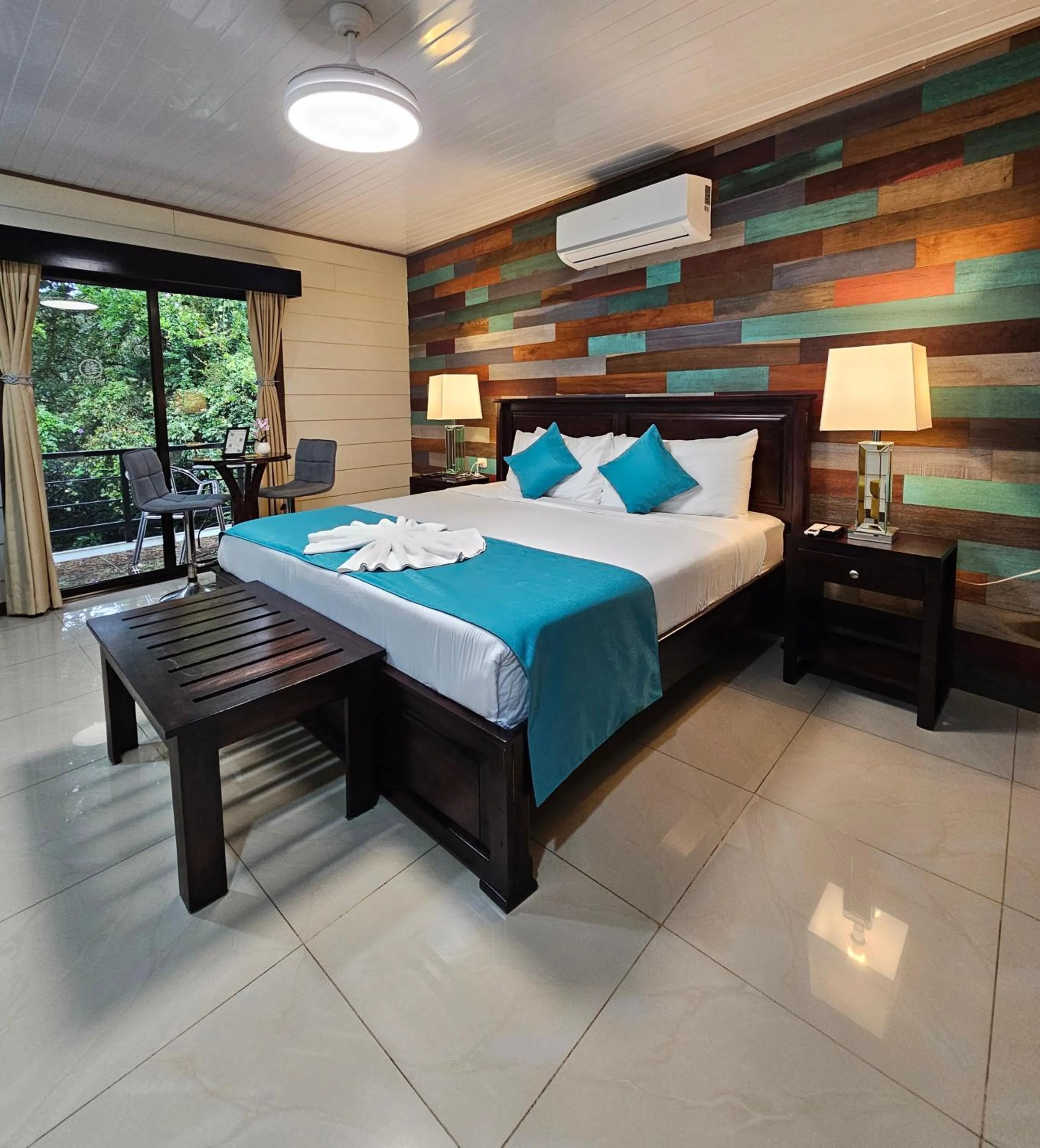 Bed in Calathea Hotel Monteverde