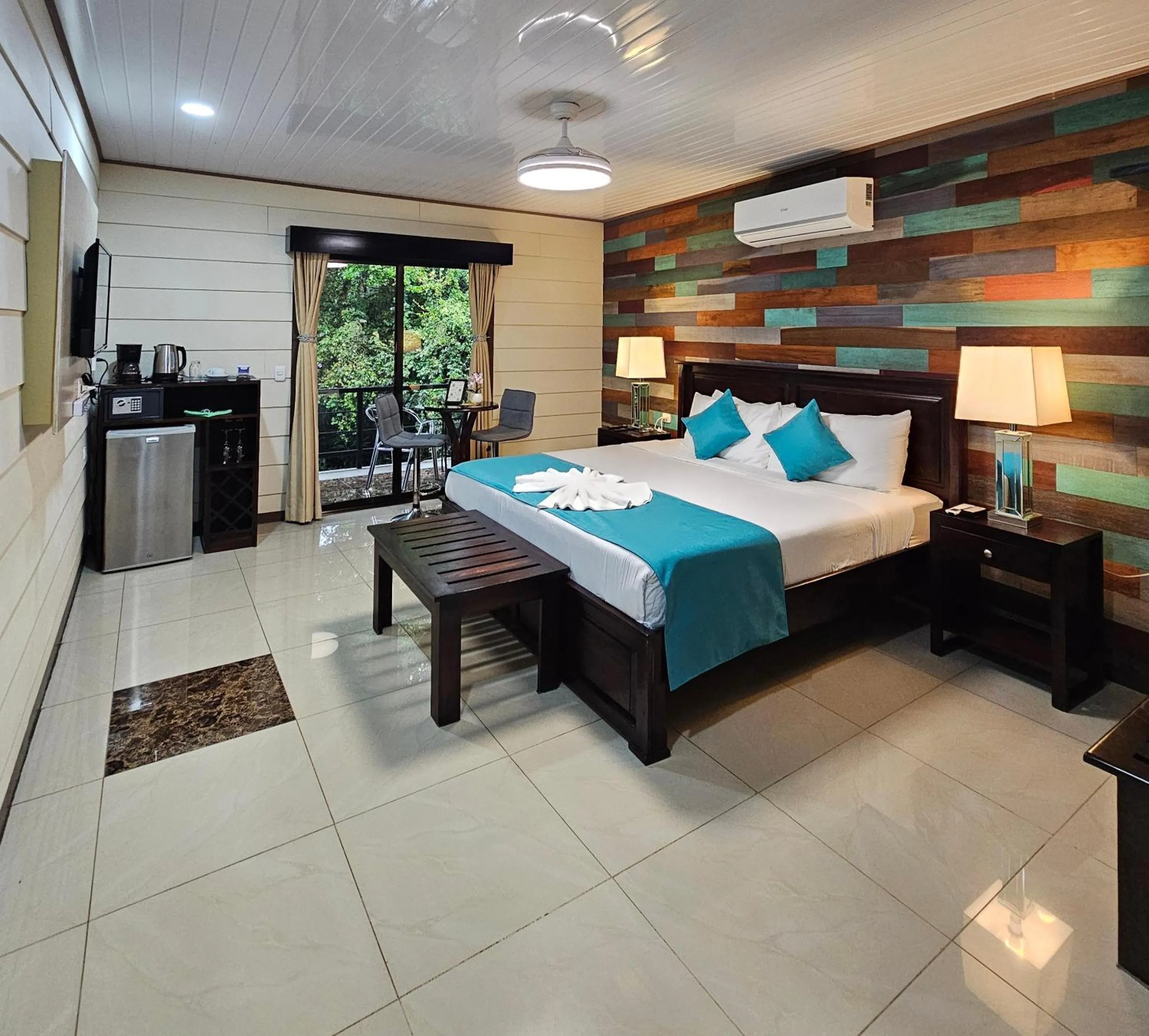 Bed in Calathea Hotel Monteverde