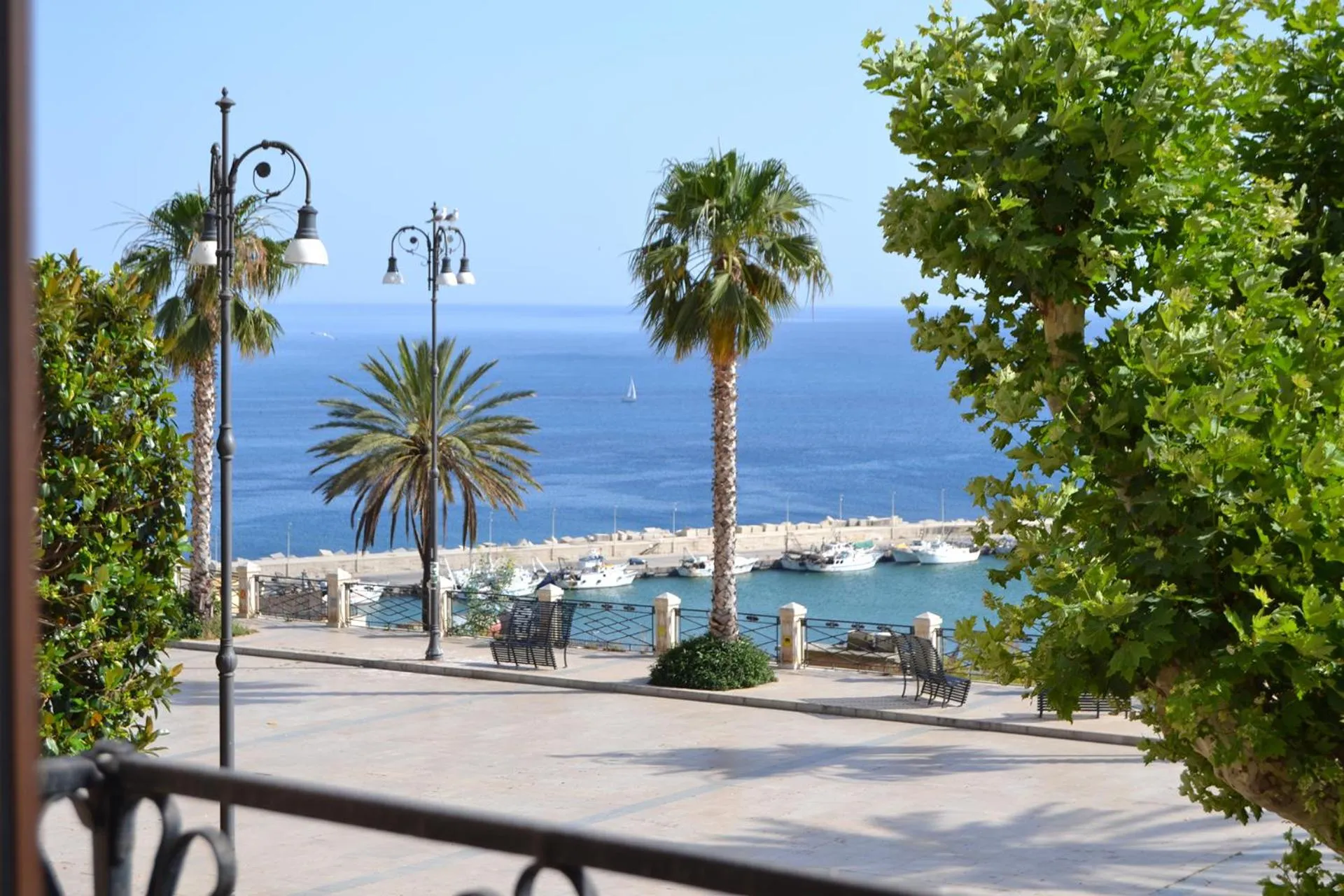 Sea view in BnB Agorà Panoramic Rooms
