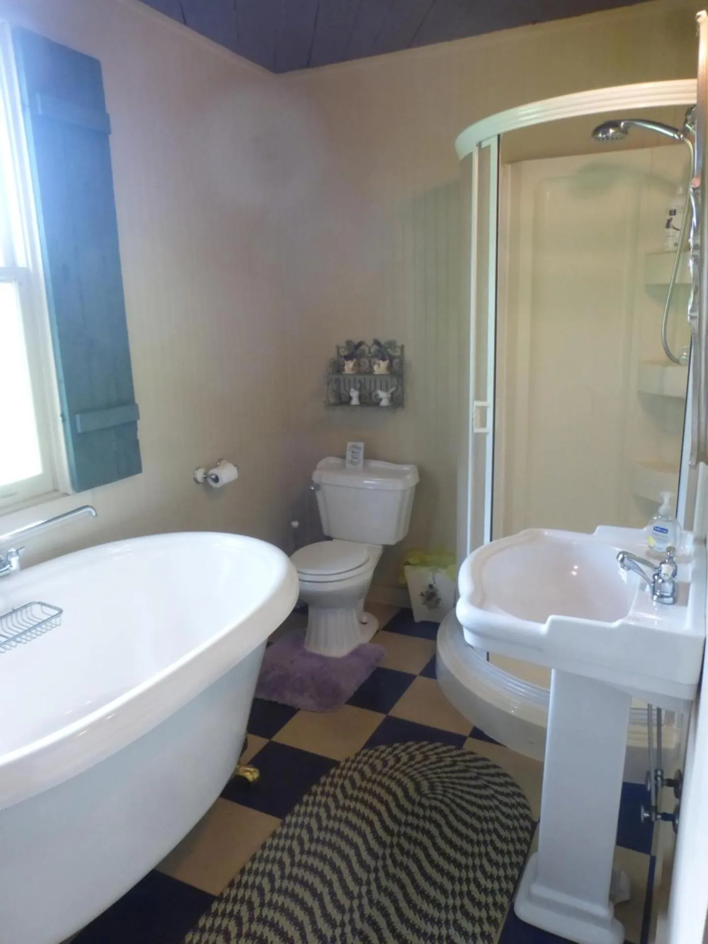 Shower in Mulberry Lavender Farm and B&B