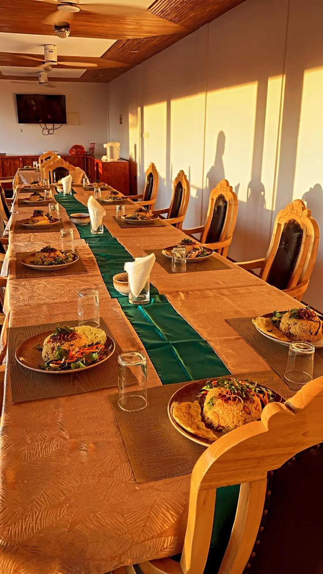 Restaurant/places to eat in PERLA Dhangethi