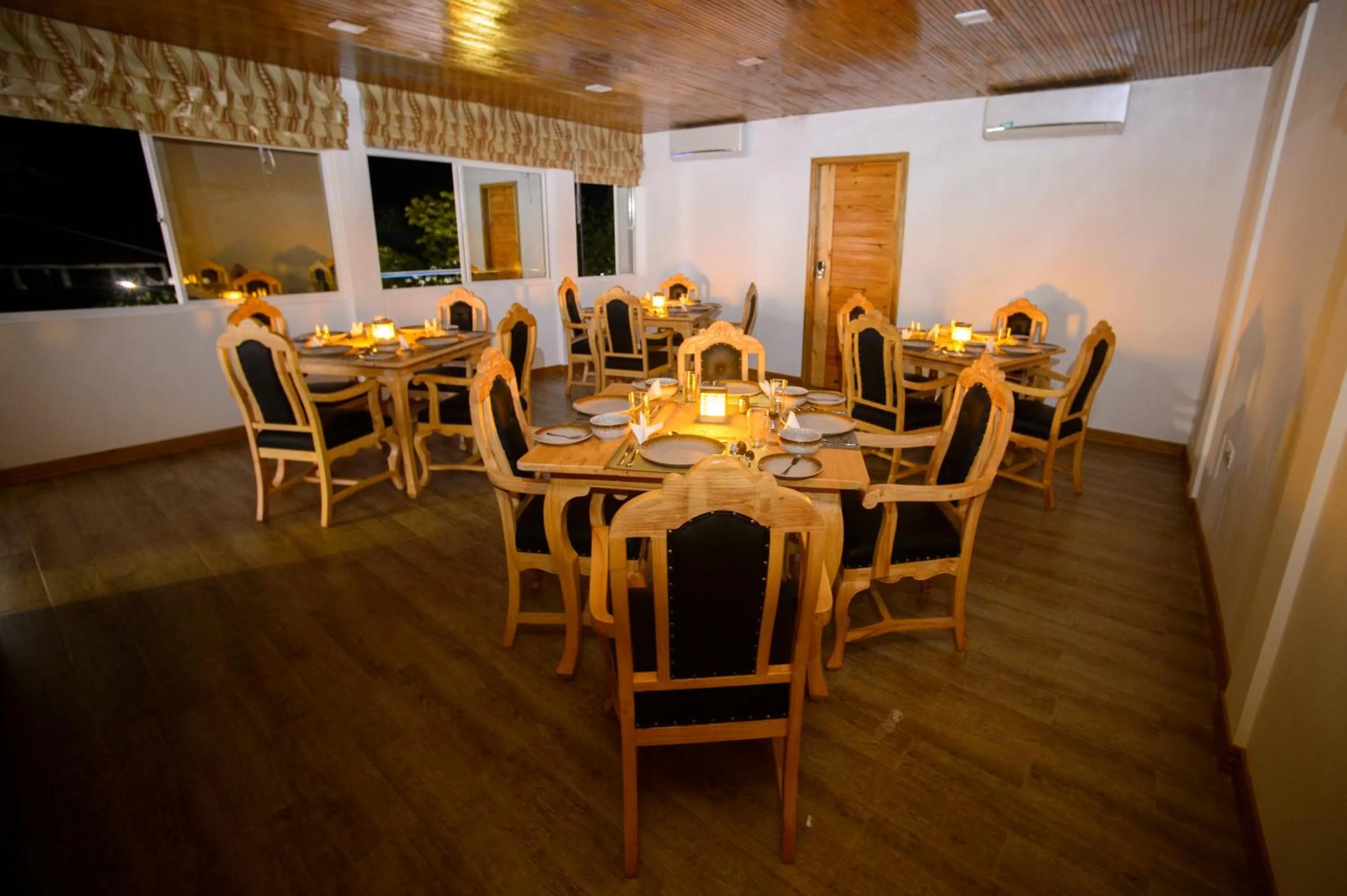 Restaurant/places to eat in PERLA Dhangethi