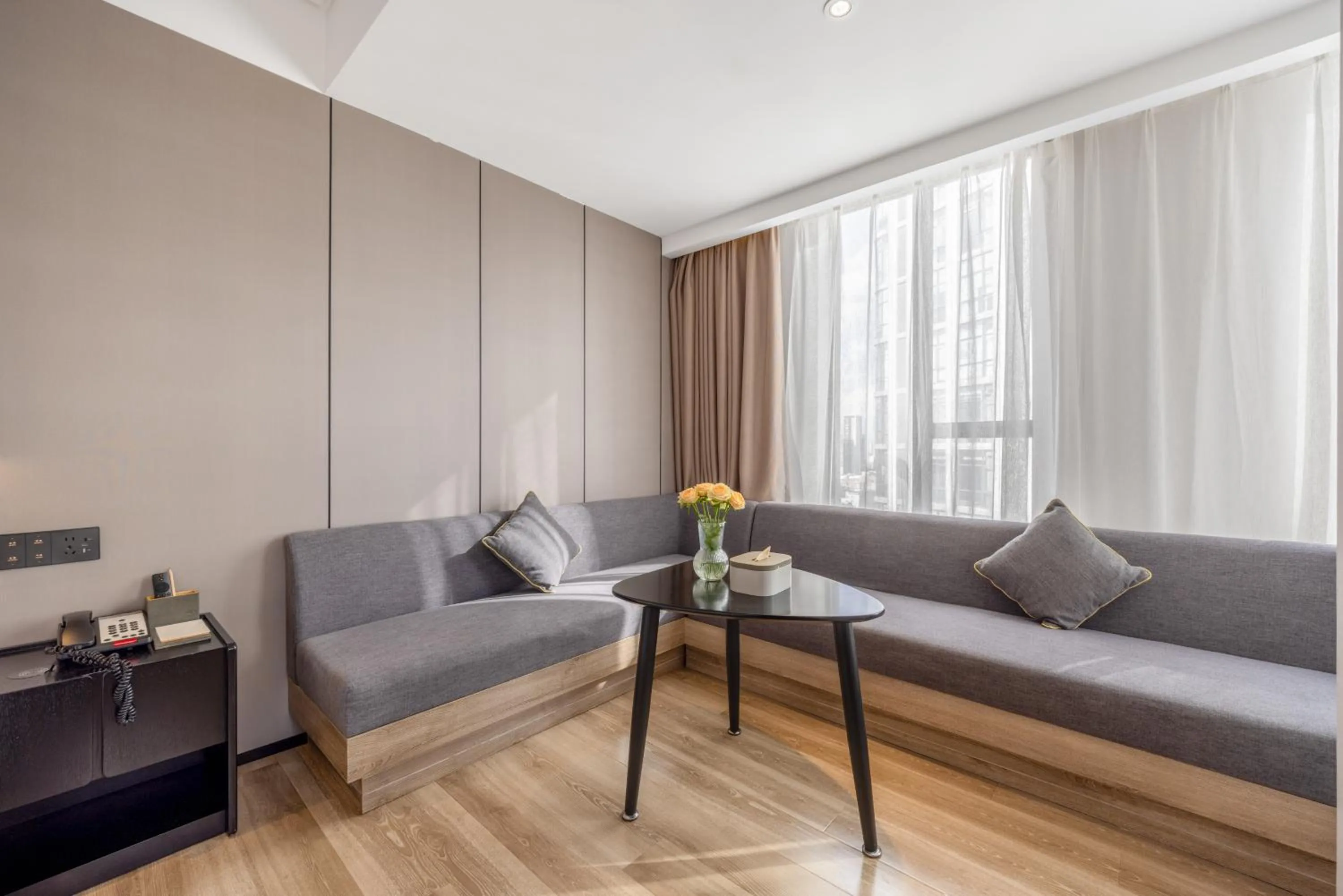 Photo of the whole room in Atour Hotel Kunming Dianchi Lake