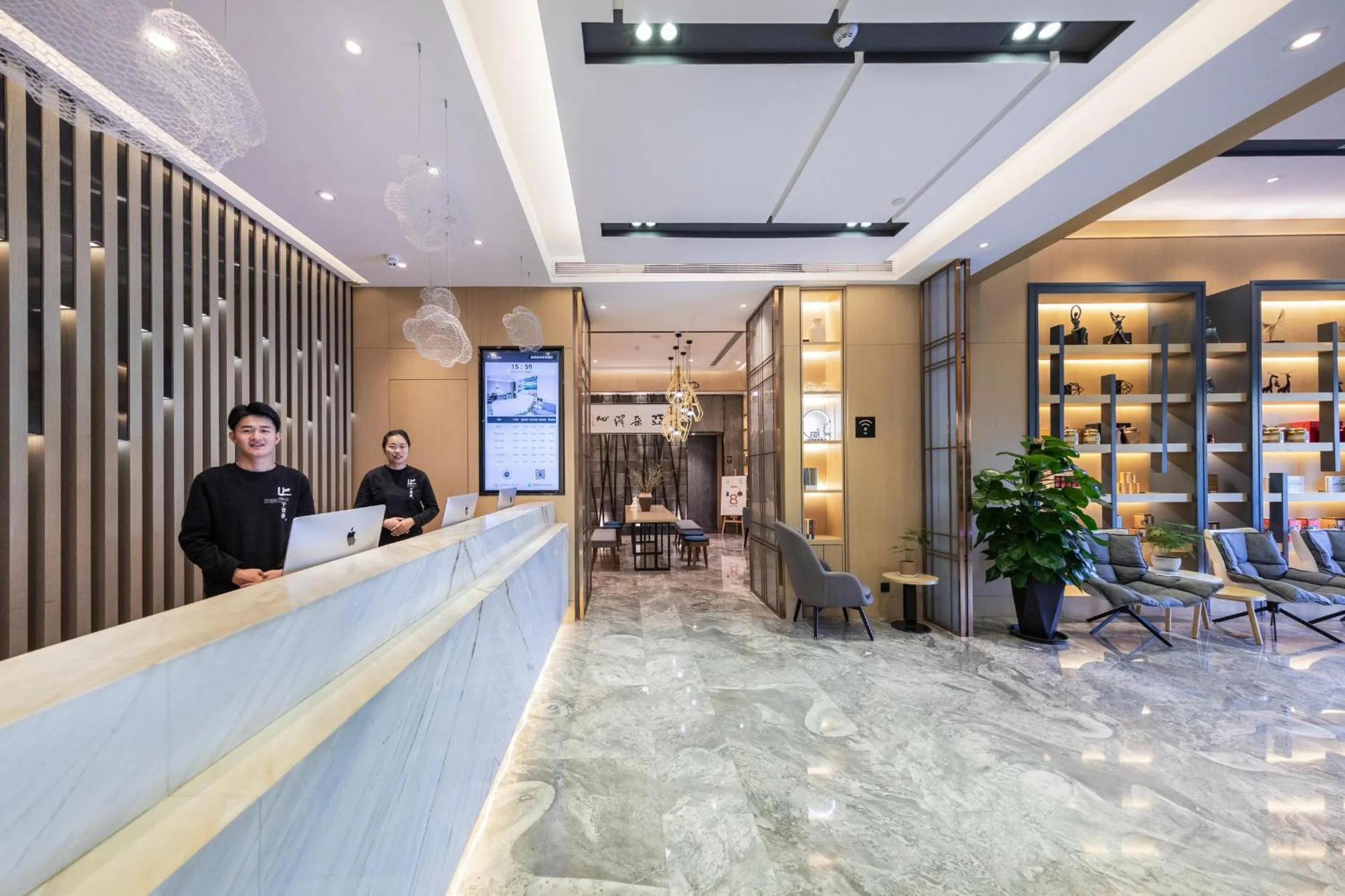 Lobby or reception in Atour Hotel Kunming Dianchi Lake