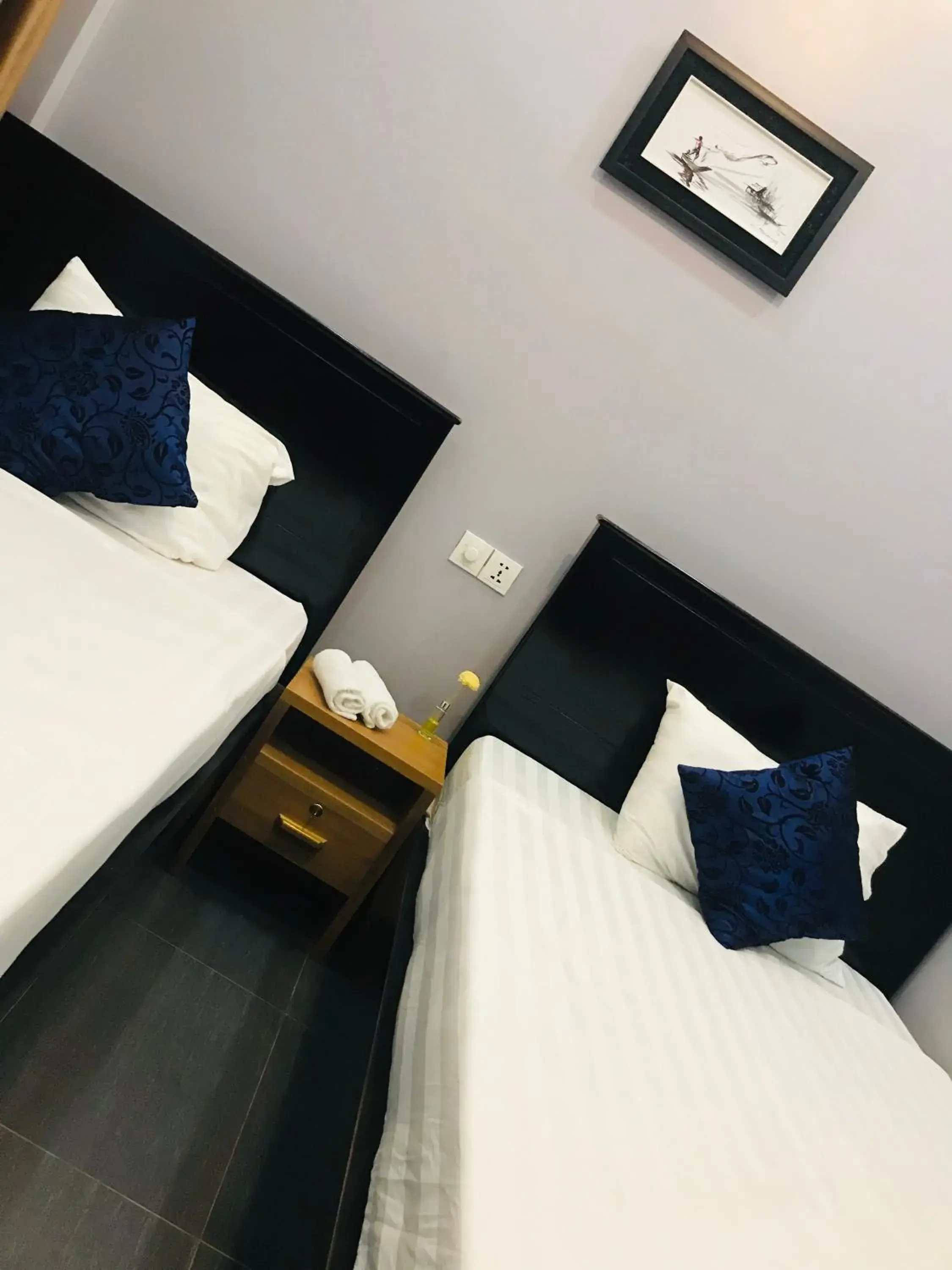 Small Twin Room in Maison Rivera Guest House Small Twin Room in Maison Rivera Guest House