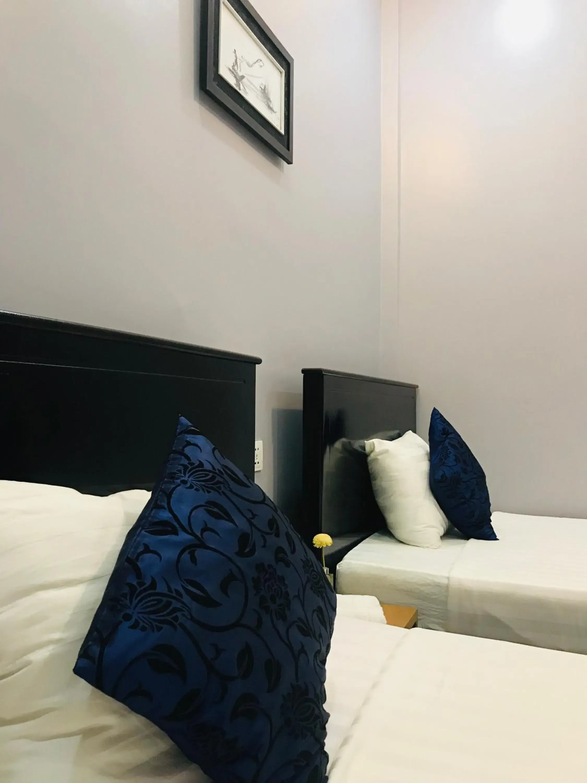 Small Twin Room in Maison Rivera Guest House Small Twin Room in Maison Rivera Guest House