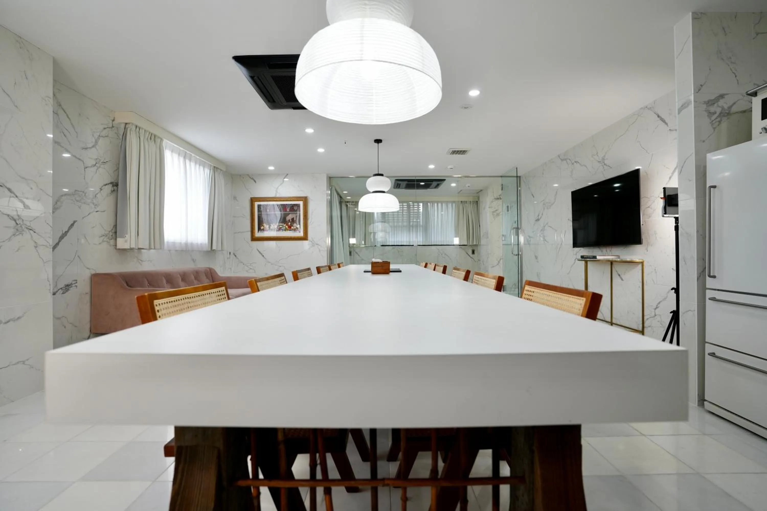 Dining area in THE ROOT2 HOTEL