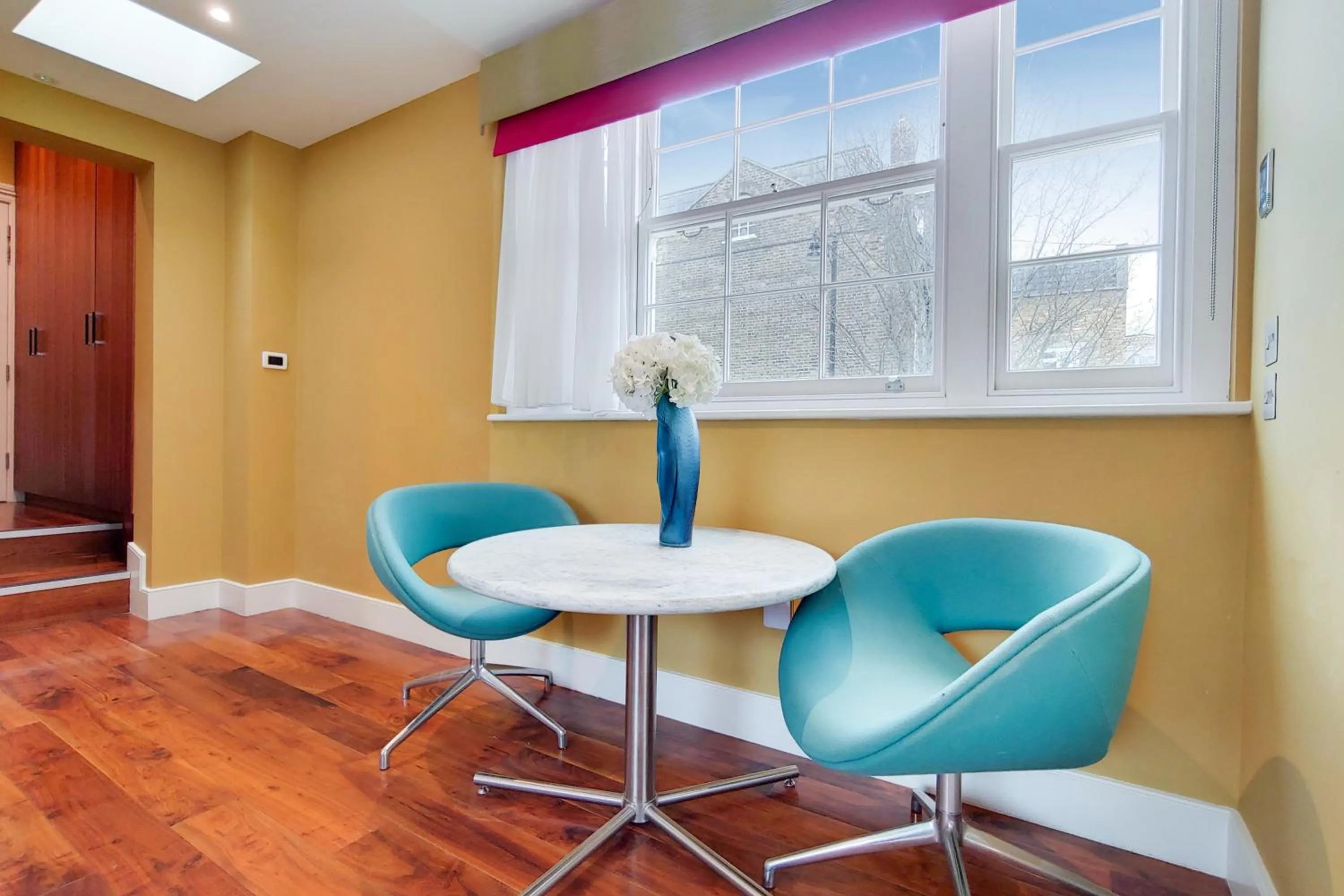 Living room in Residences at The Gyle - London