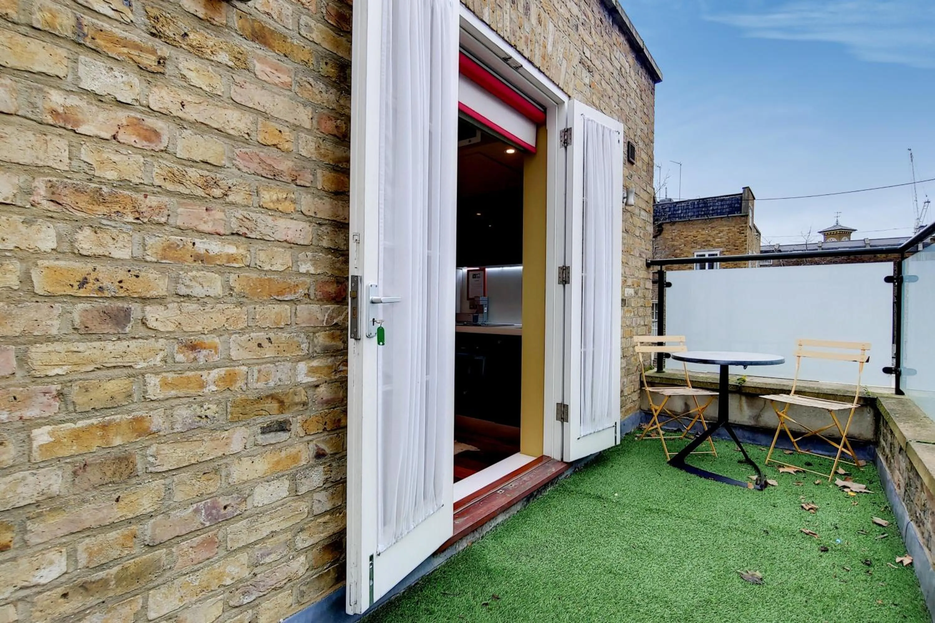 Balcony/Terrace in Residences at The Gyle - London
