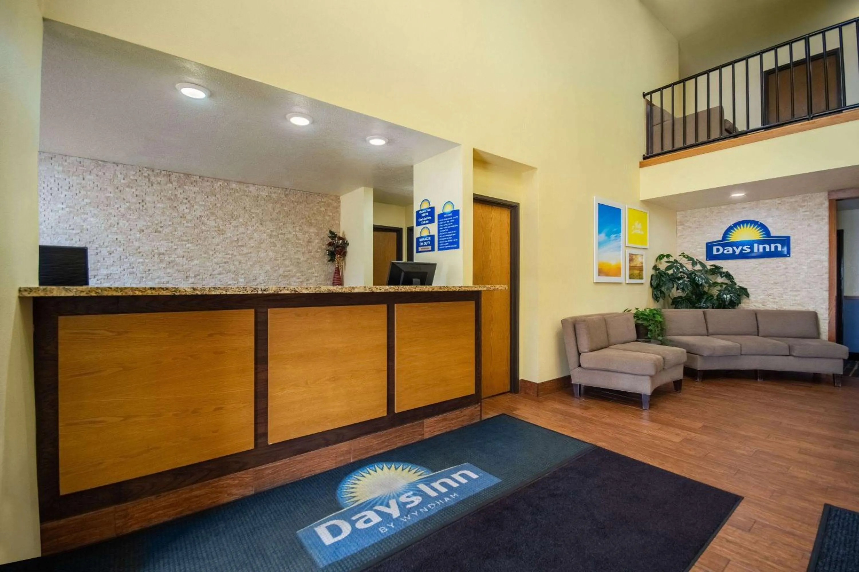 Lobby or reception in Days Inn by Wyndham Evansdale Waterloo