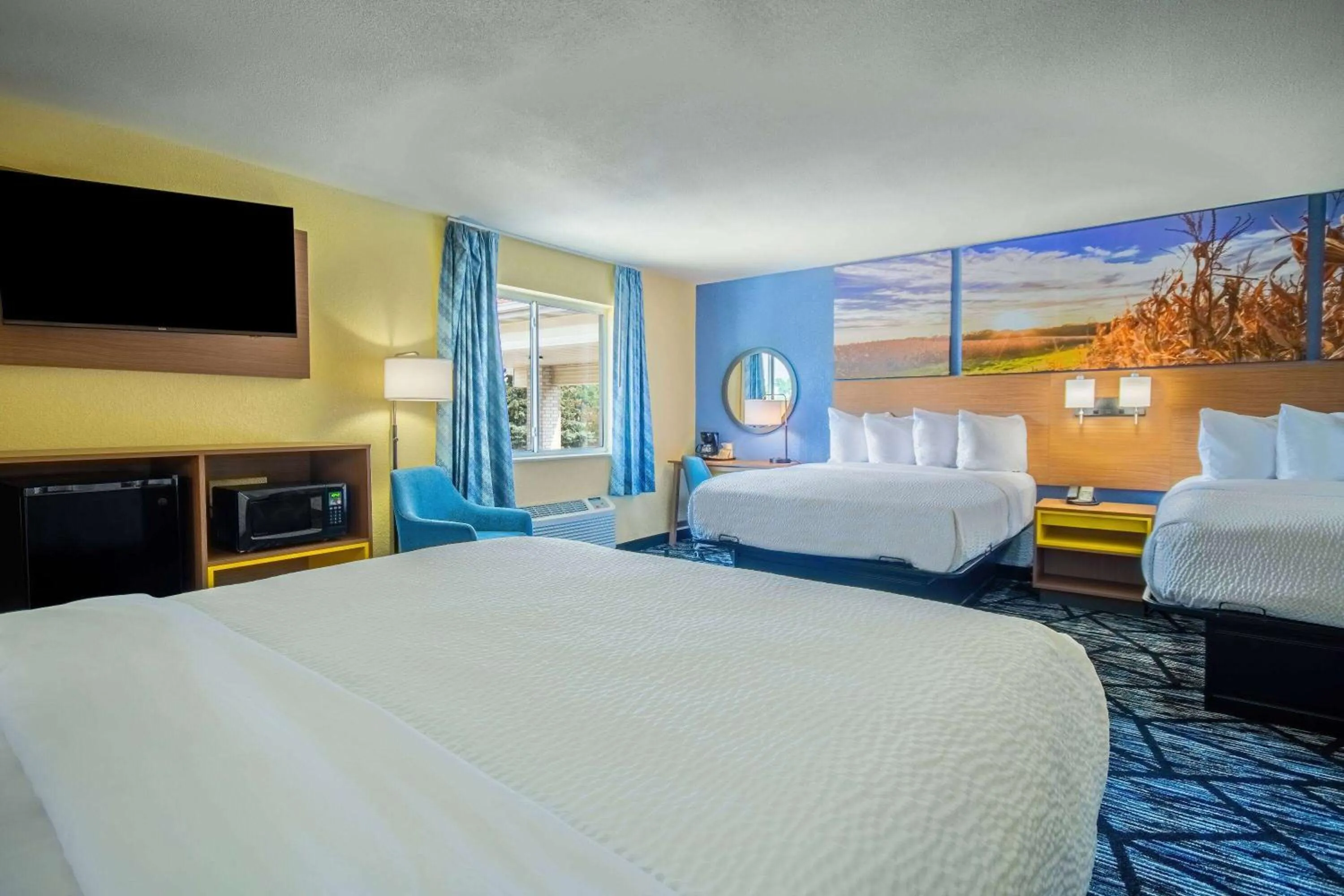 Bed in Days Inn by Wyndham Evansdale Waterloo