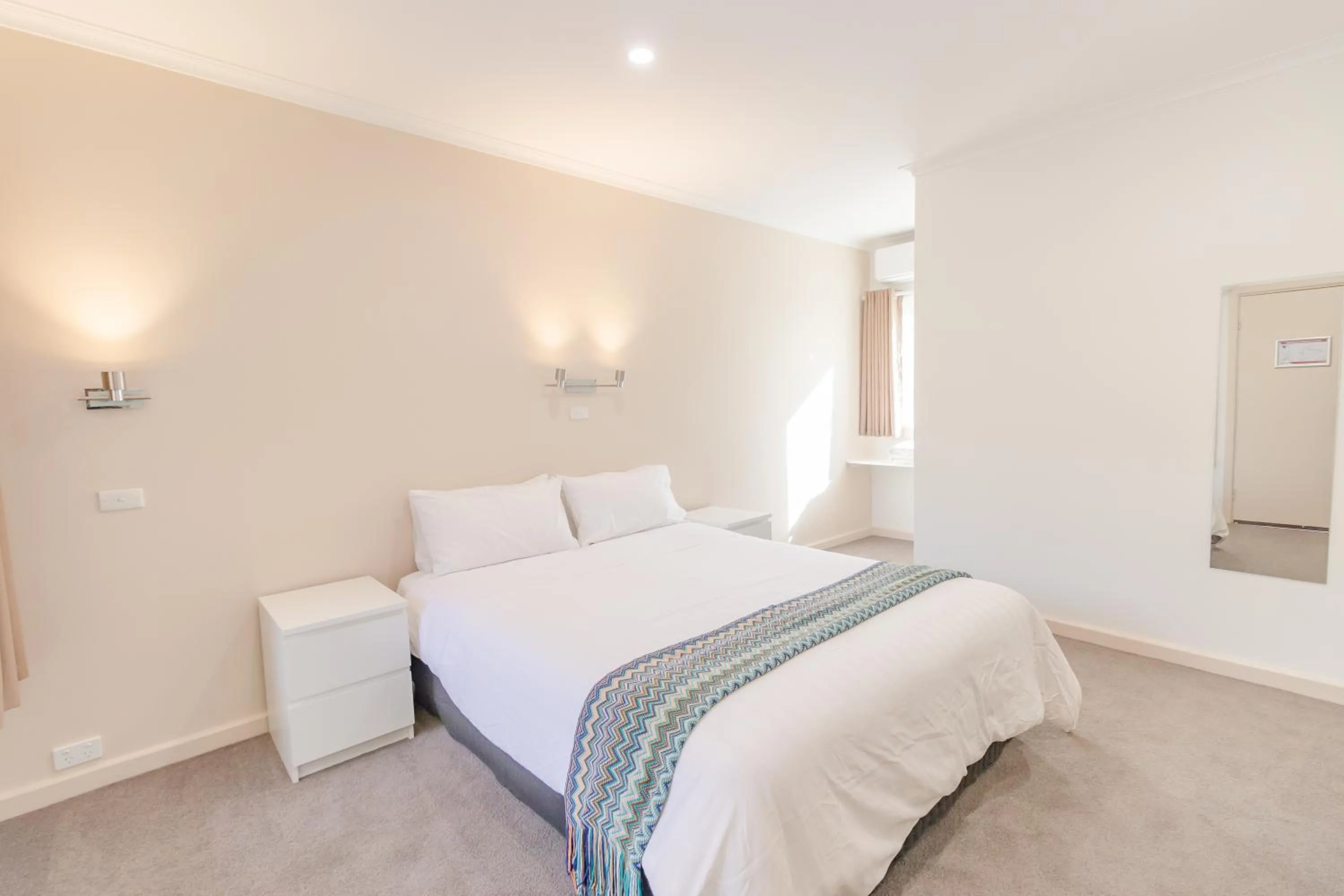 Bed in Warburton Lodge