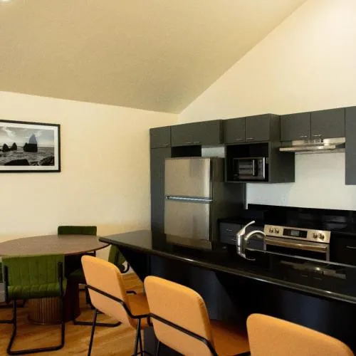 Bodega Coast Inn and Suites