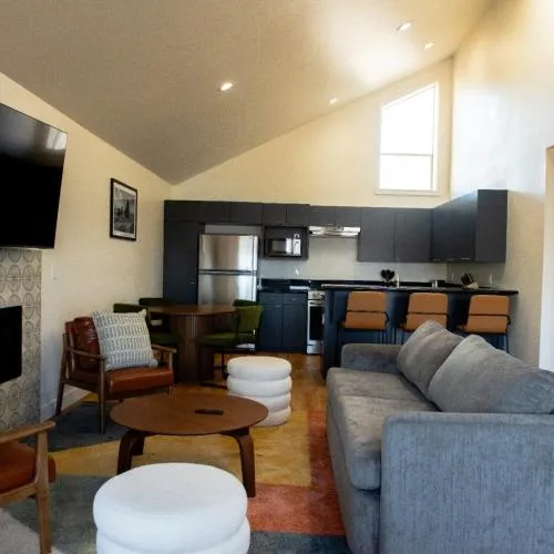 Bodega Coast Inn and Suites