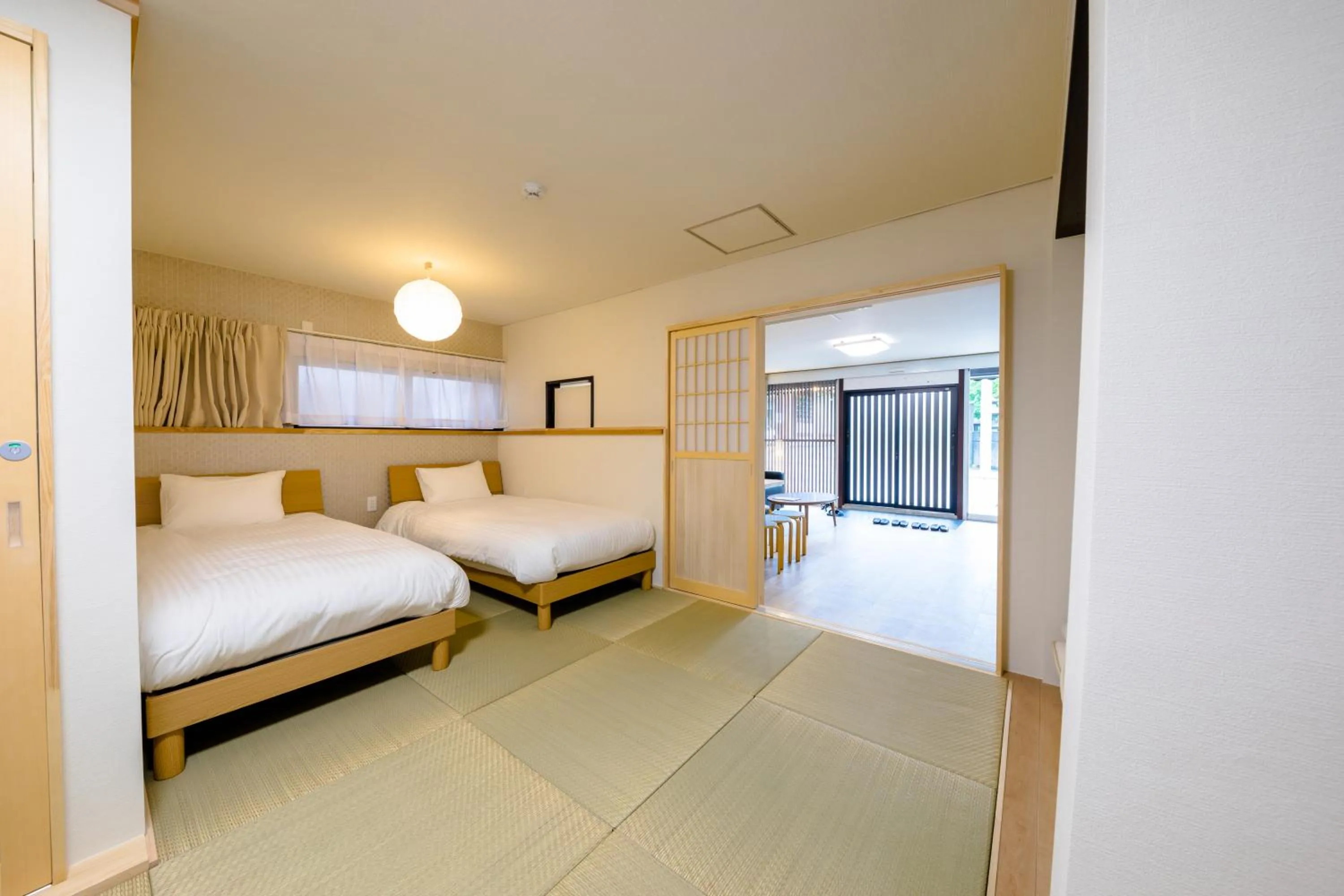 Bedroom, Bed in The road to Mt.Fuji