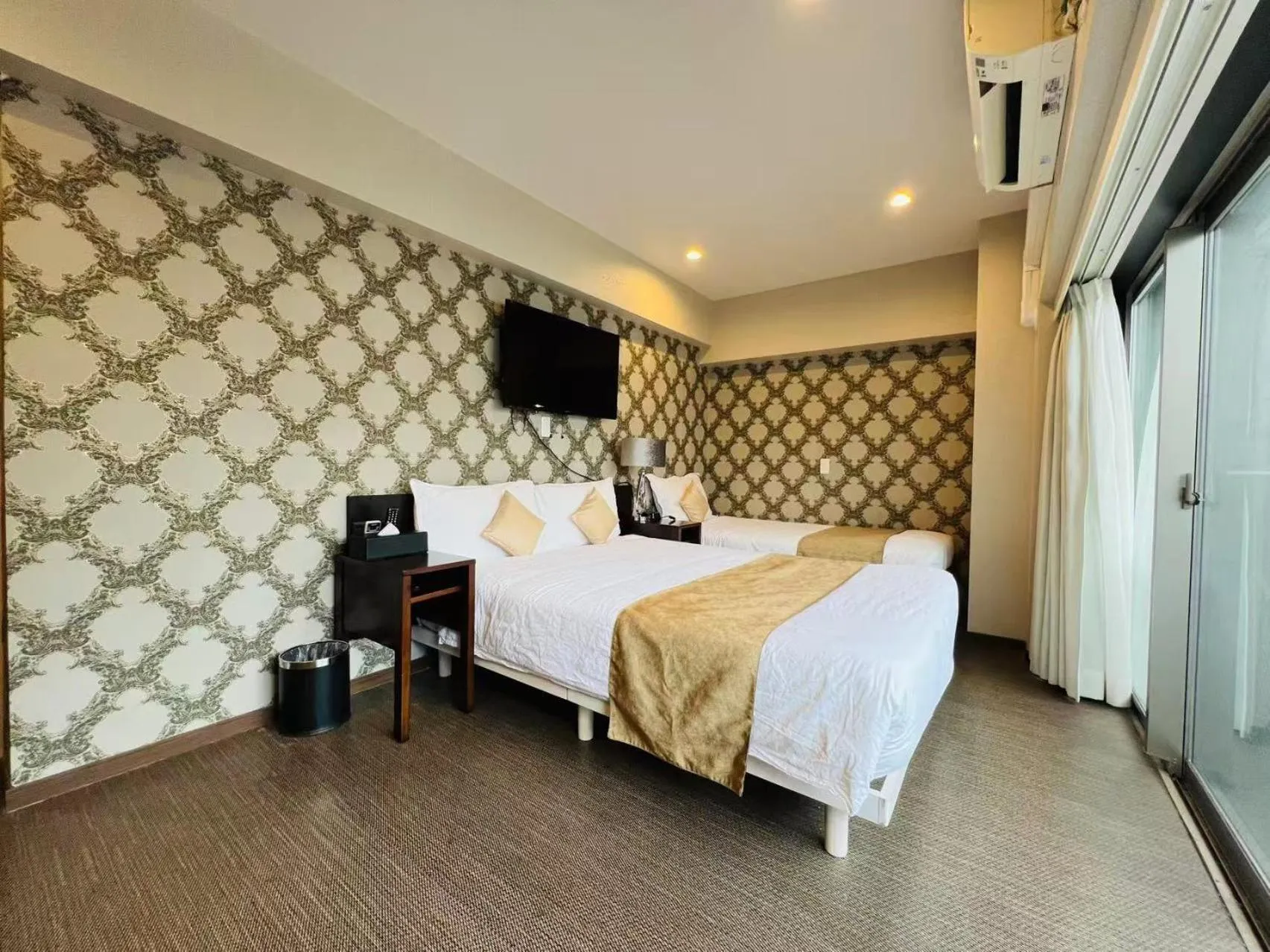 Photo of the whole room, Bed in Le Tour Hotel Akihabara Ekimae 楽途ホテル秋葉原駅前店