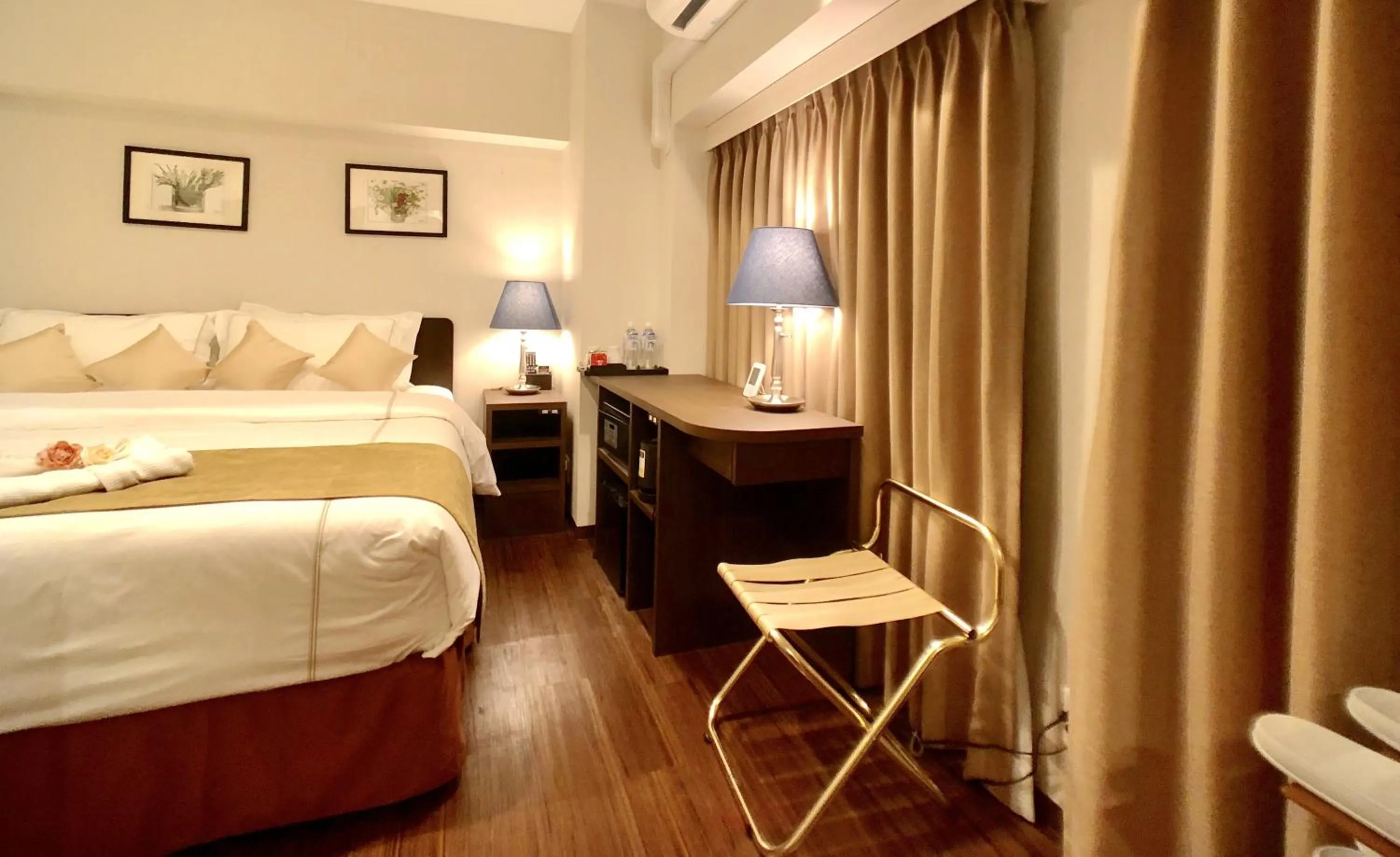 Photo of the whole room, Bed in Le Tour Hotel Akihabara Ekimae 楽途ホテル秋葉原駅前店