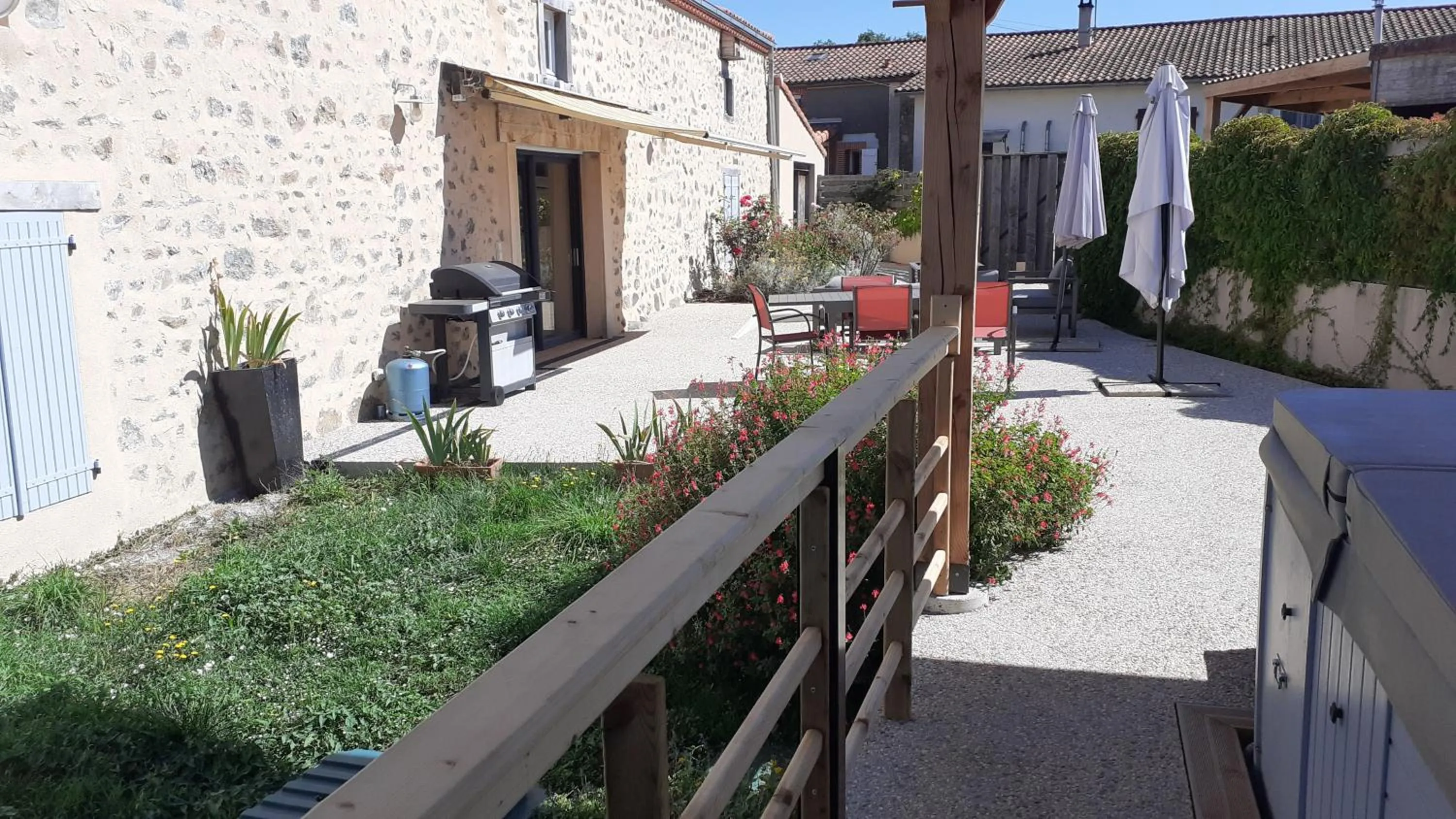 Patio in LES GALAINES