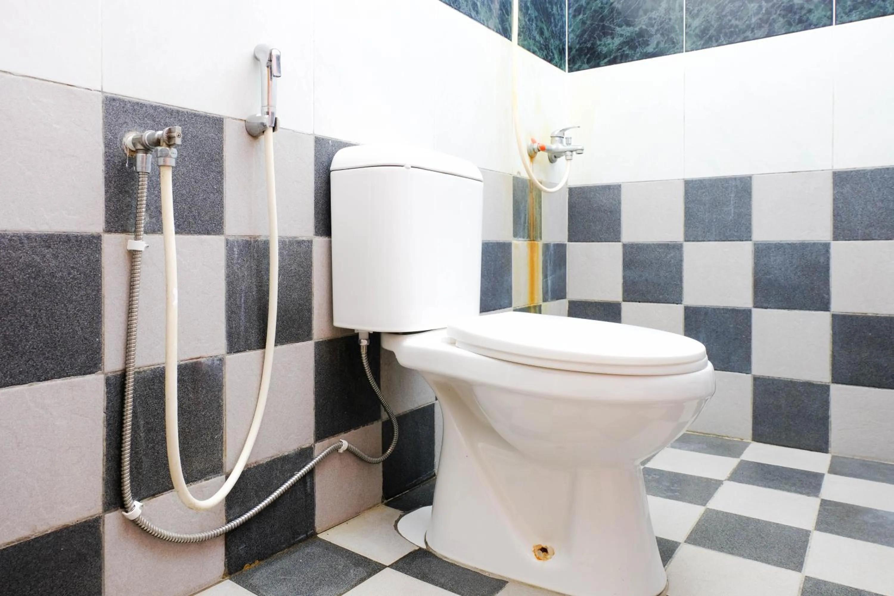 Bathroom in RedDoorz near STAB Syailendra Kopeng