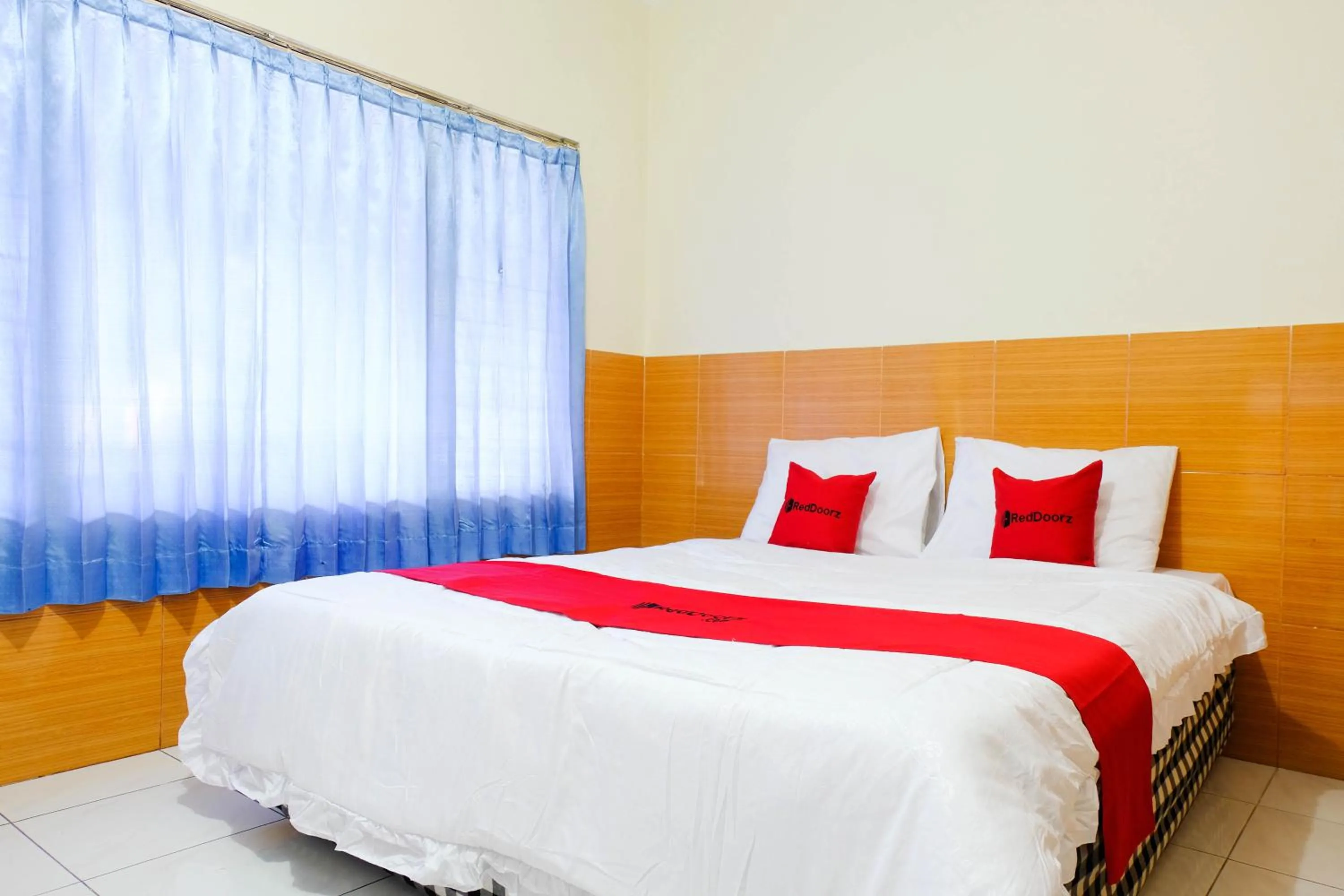 Bedroom, Bed in RedDoorz near STAB Syailendra Kopeng