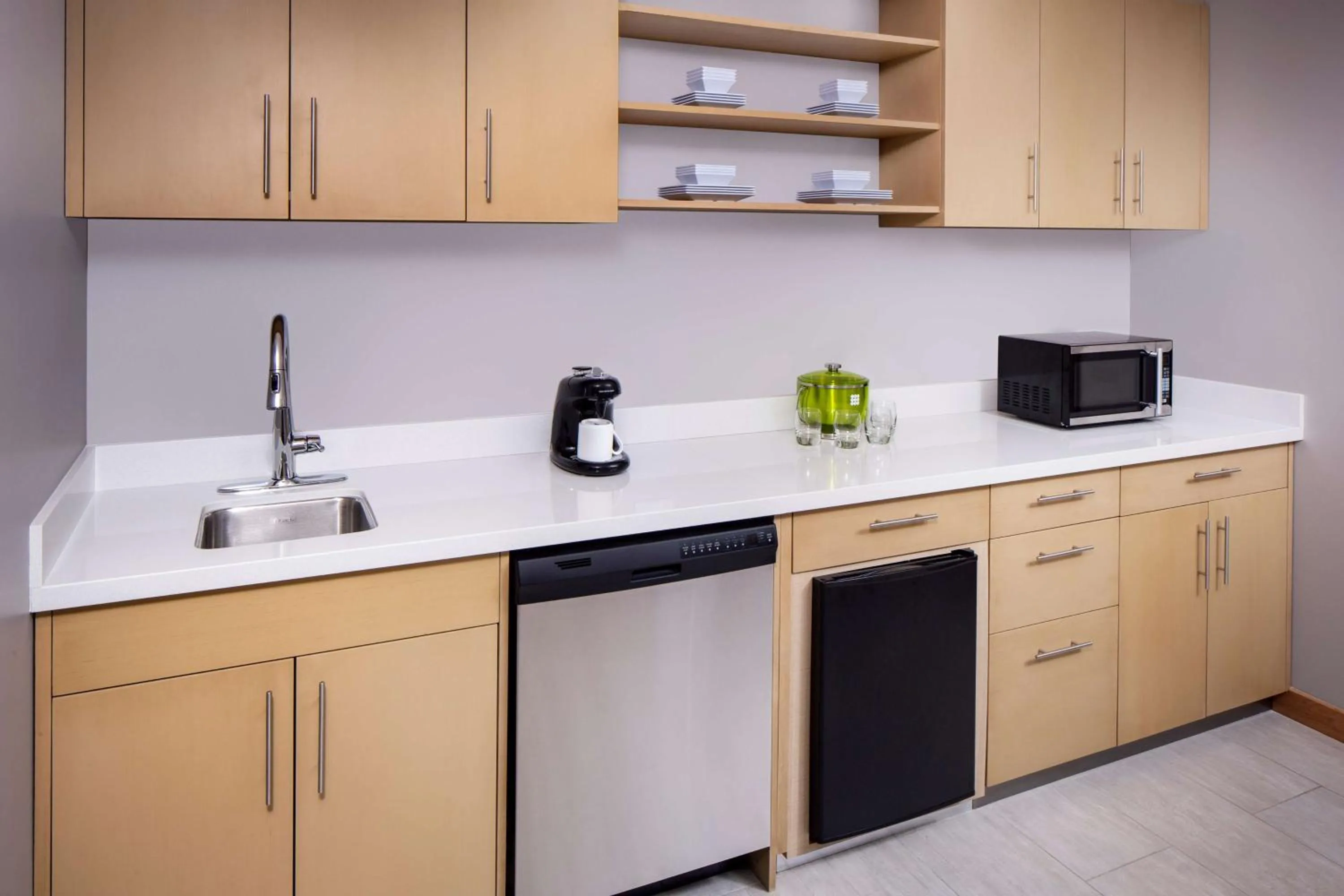 Photo of the whole room in Hyatt Place Aruba Airport