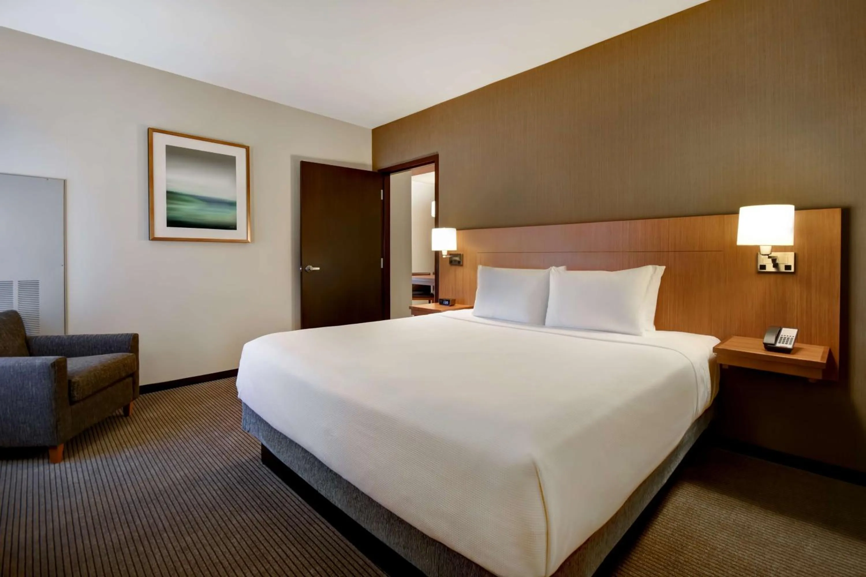 Photo of the whole room, Bed in Hyatt Place Huntsville - Research Park - Redstone