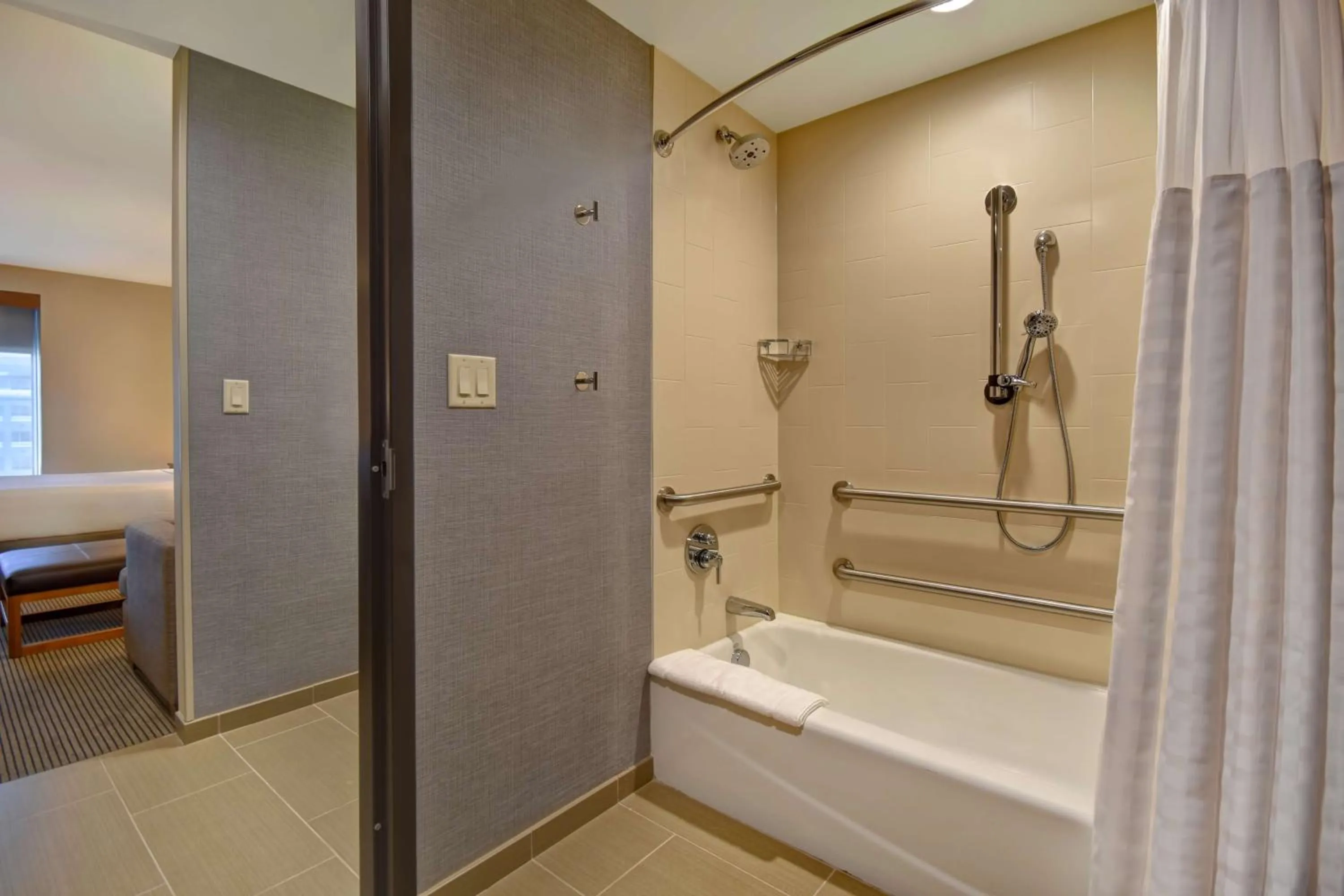 Bathroom in Hyatt Place Huntsville - Research Park - Redstone