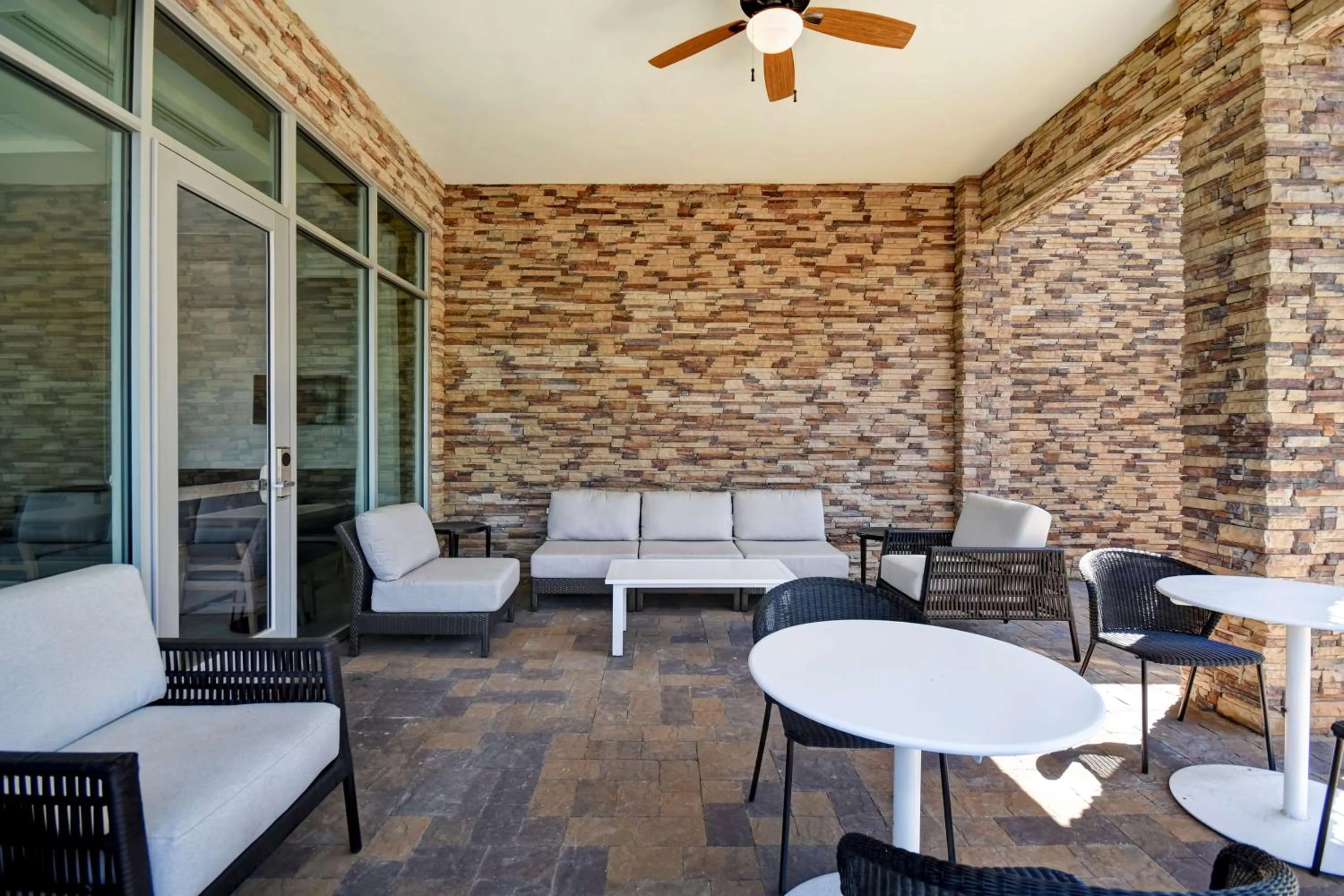 Property building in Hyatt Place Huntsville - Research Park - Redstone