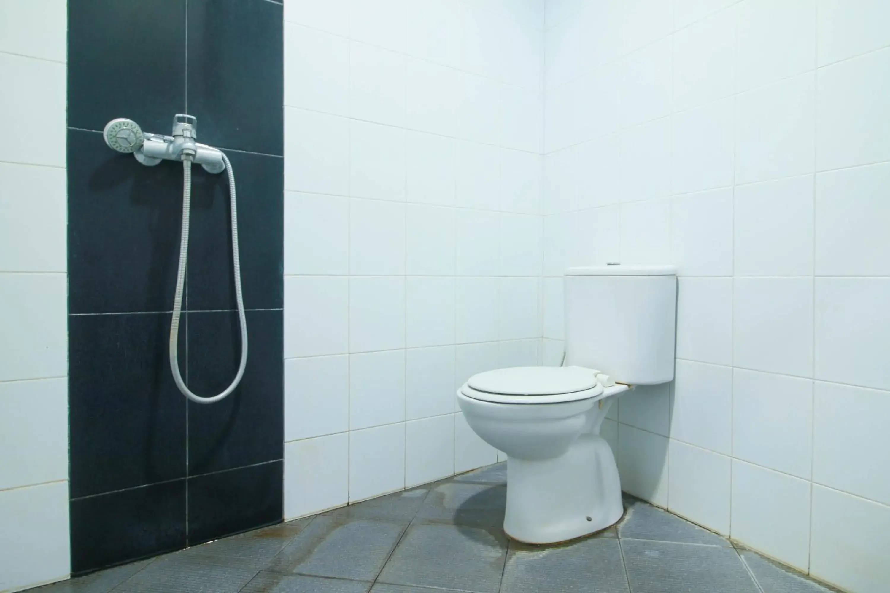 Twin Room in RedDoorz Syariah near Universitas Jenderal Soedirman Twin Room in RedDoorz Syariah near Universitas Jenderal Soedirman