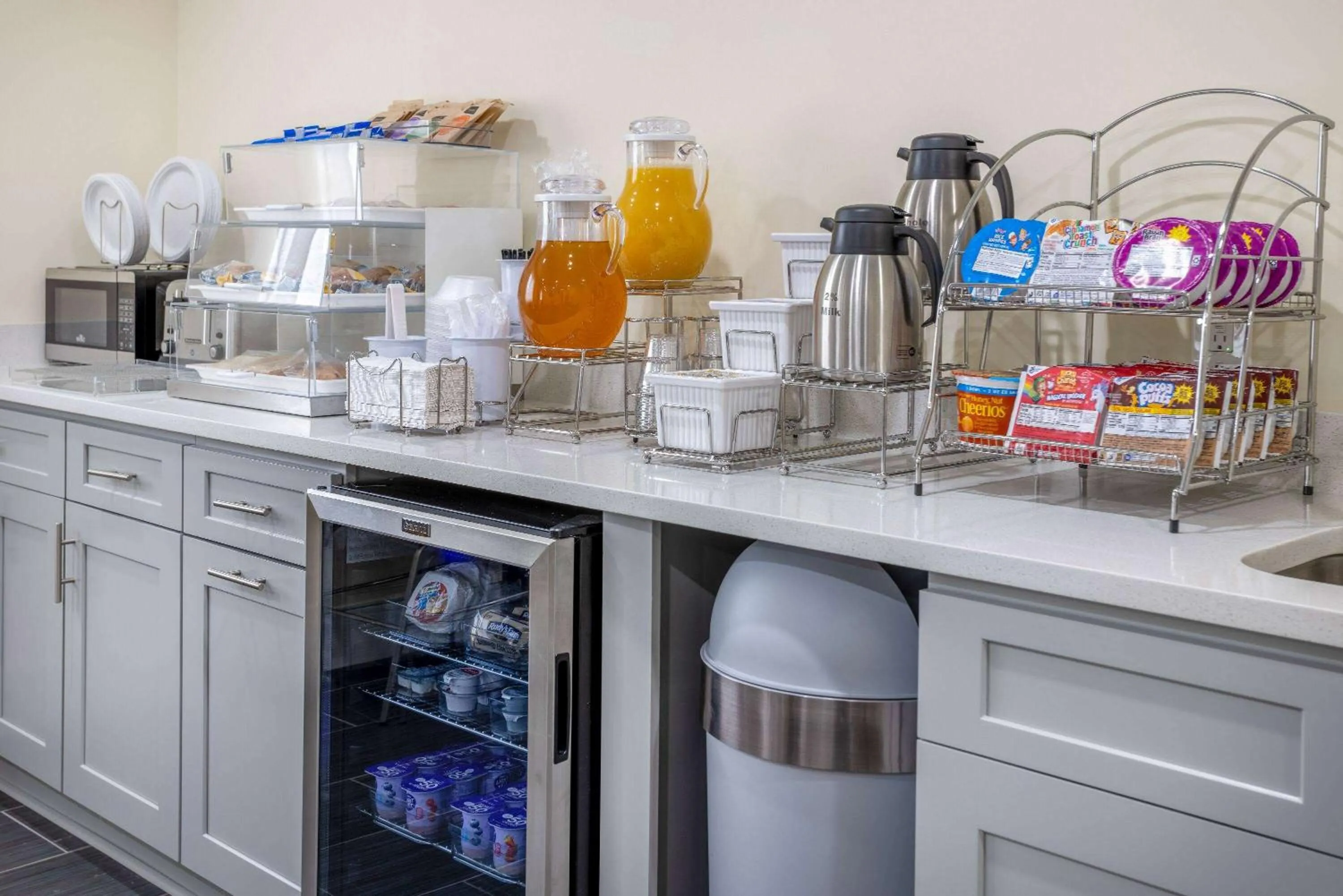 Breakfast in Days Inn by Wyndham Grayson