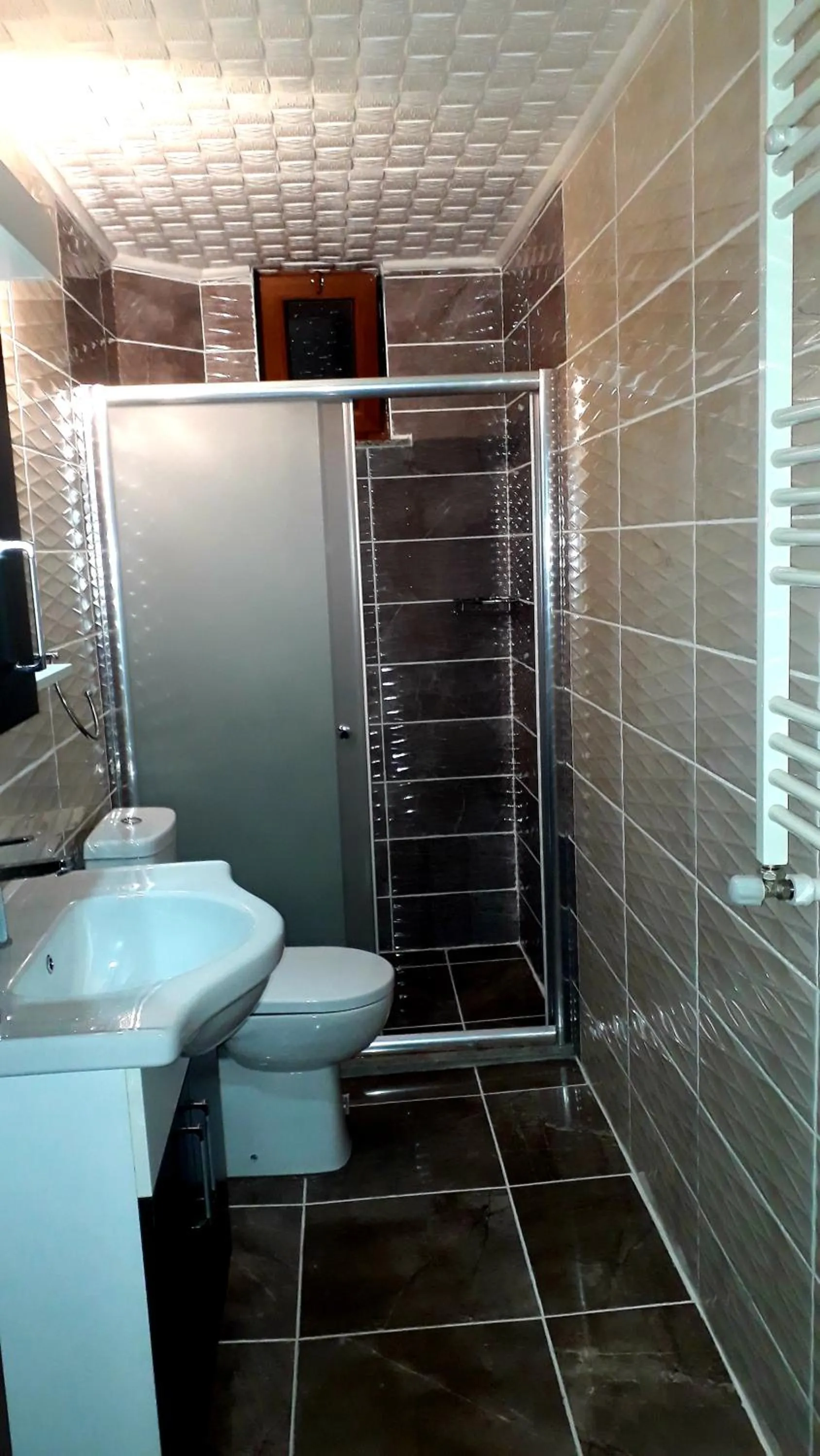 Shower in Erdem Apart Otel