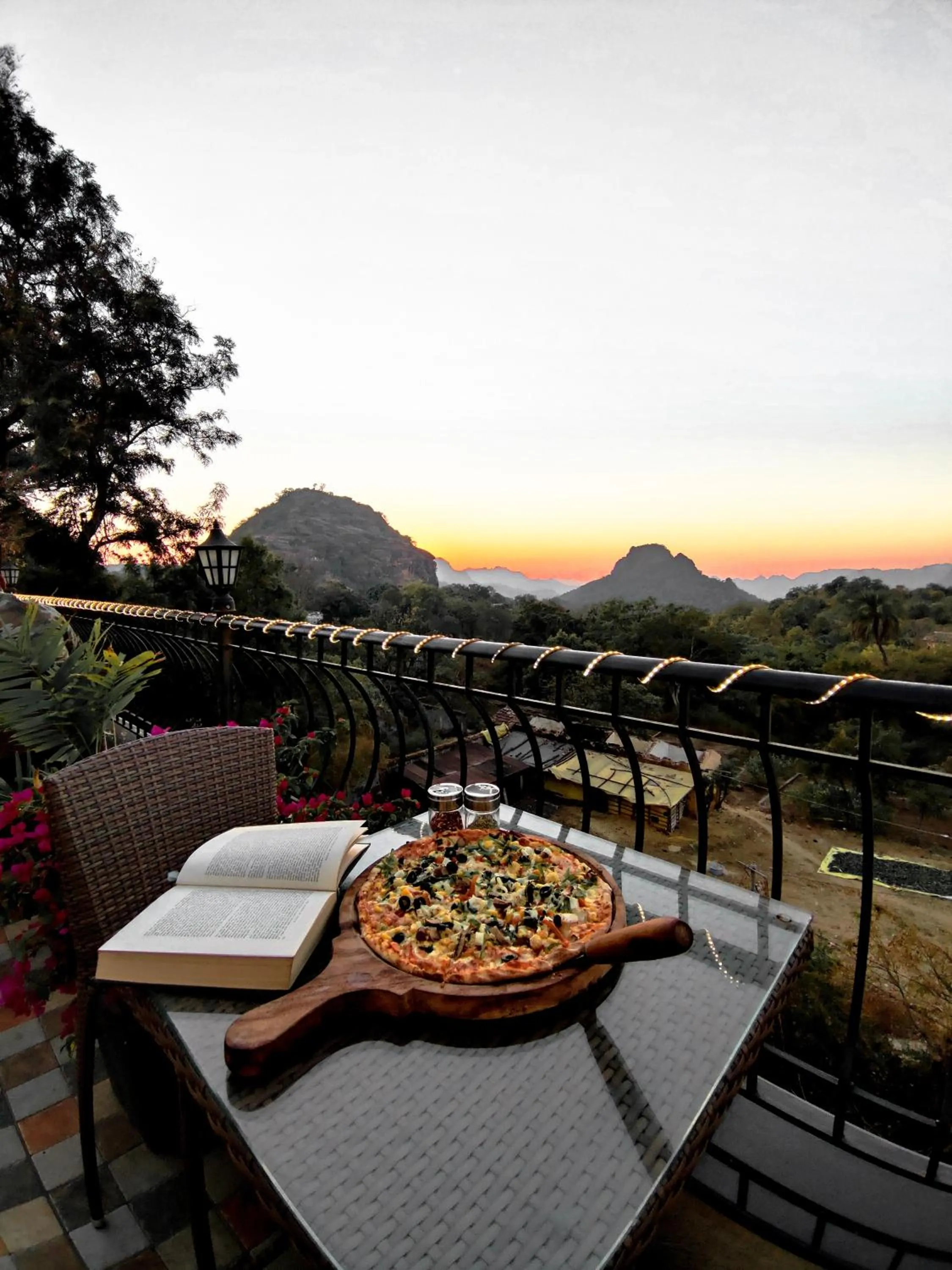 Restaurant/places to eat in The Summer House, Pachmarhi - AM Hotel Kollection