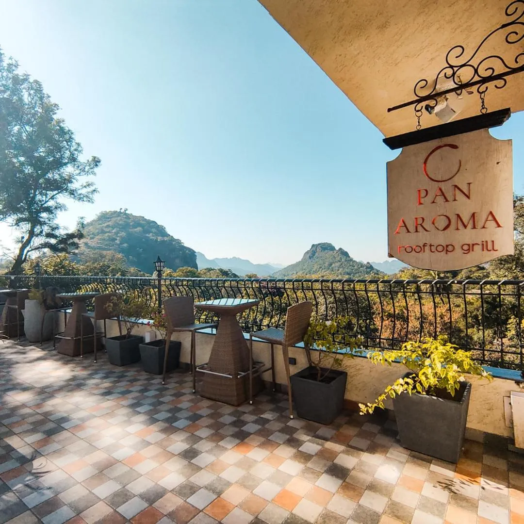 Restaurant/places to eat in The Summer House, Pachmarhi - AM Hotel Kollection