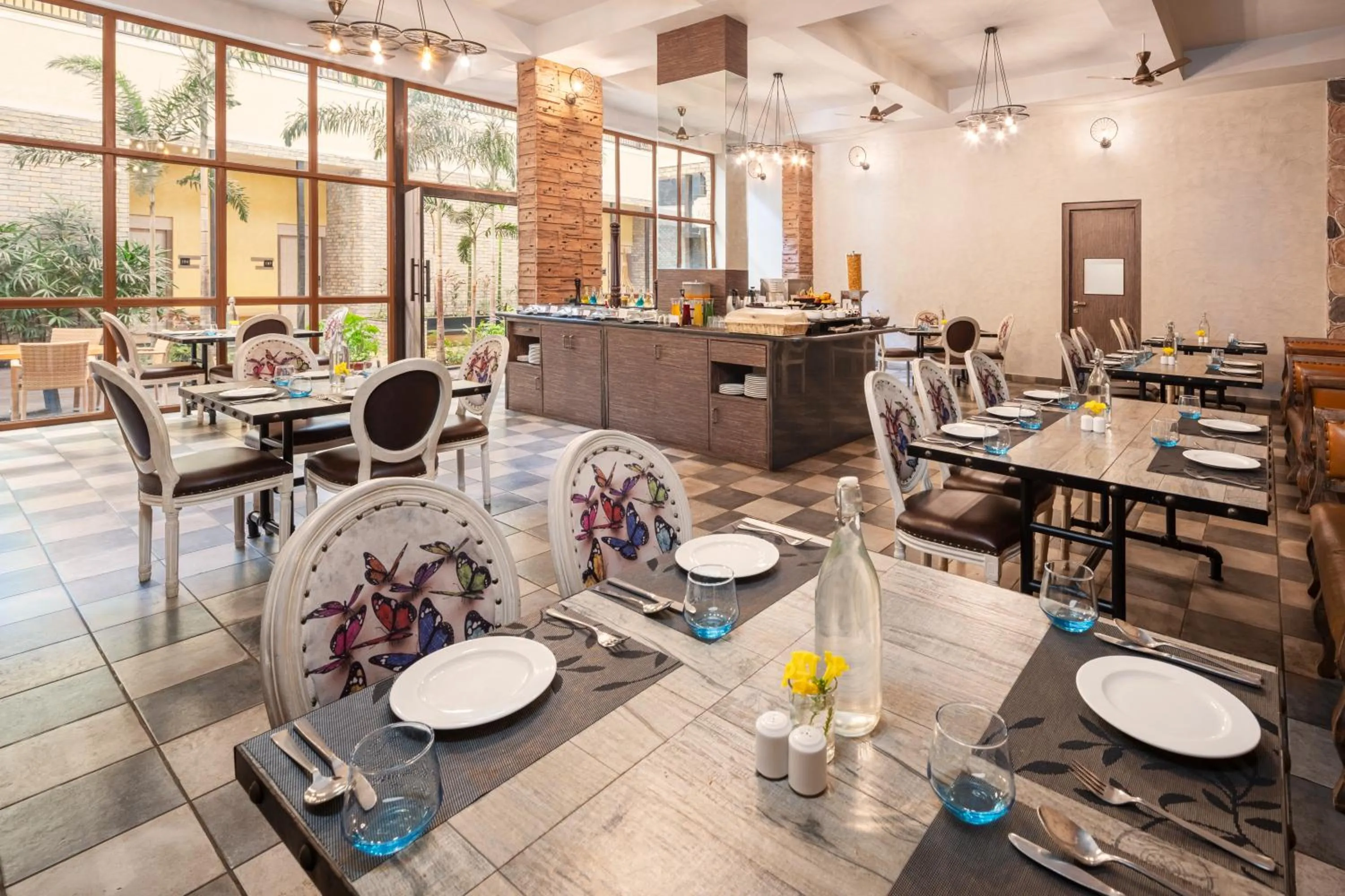 Restaurant/places to eat in The Summer House, Pachmarhi - AM Hotel Kollection