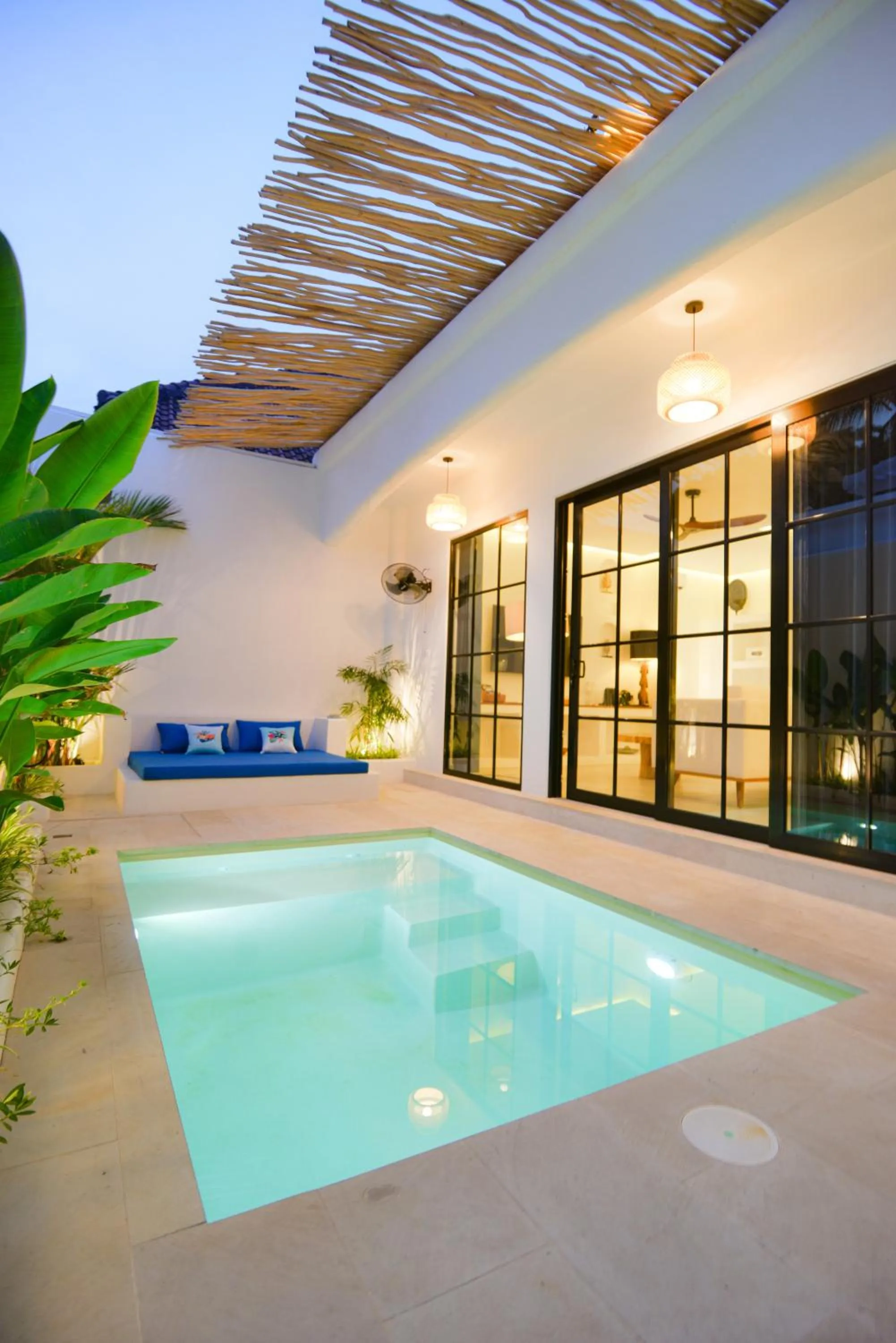 Swimming pool in The Koho Air Hotel