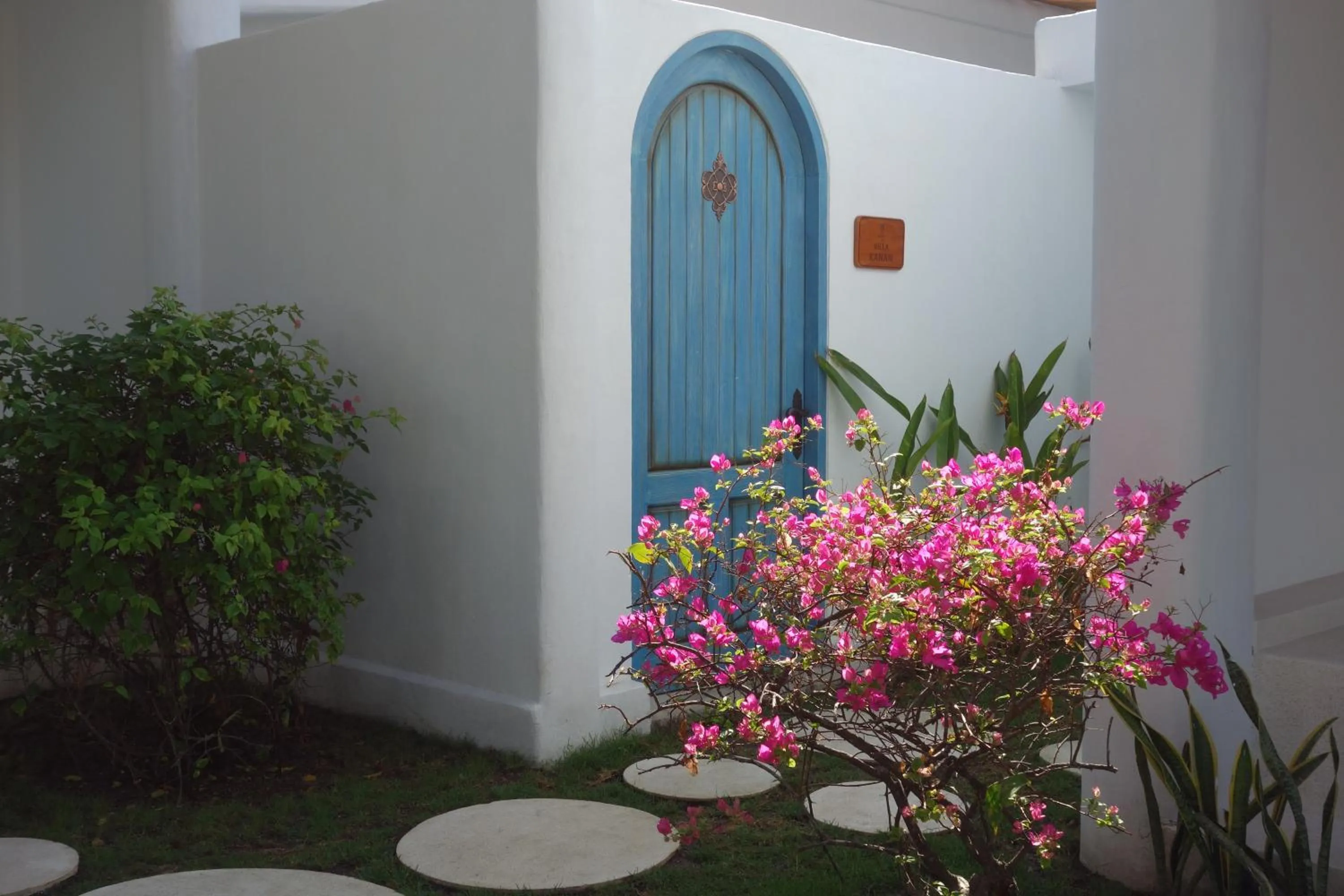 Facade/entrance in The Koho Air Hotel